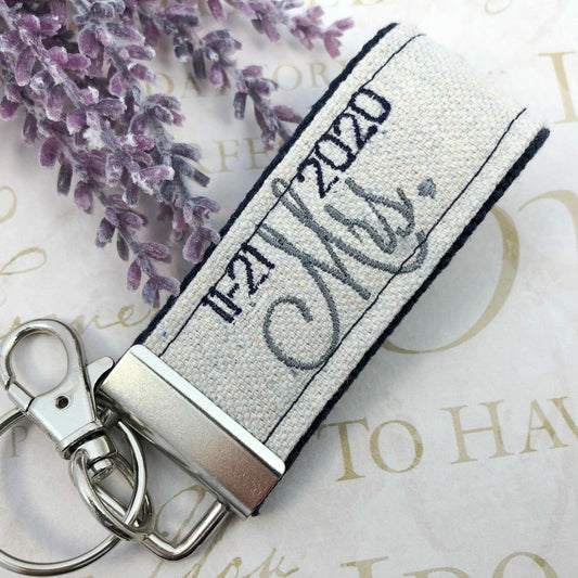 Couples Keychain, Couples Keychains, Couples Keychain Set, Couples Keychain Personalized, Mr. and Mrs., Mr. and Mrs. Gifts, Wedding Gift