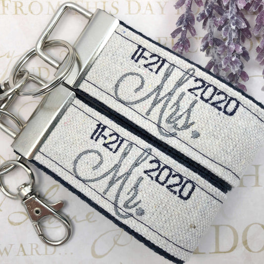 Couples Keychain, Couples Keychains, Couples Keychain Set, Couples Keychain Personalized, Mr. and Mrs., Mr. and Mrs. Gifts, Wedding Gift