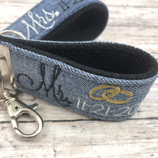 Couples Keychain, Couples Keychains, Couples Keychain Set, Couples Keychain Personalized, Mr. and Mrs., Mr. and Mrs. Gifts, Wedding Gift