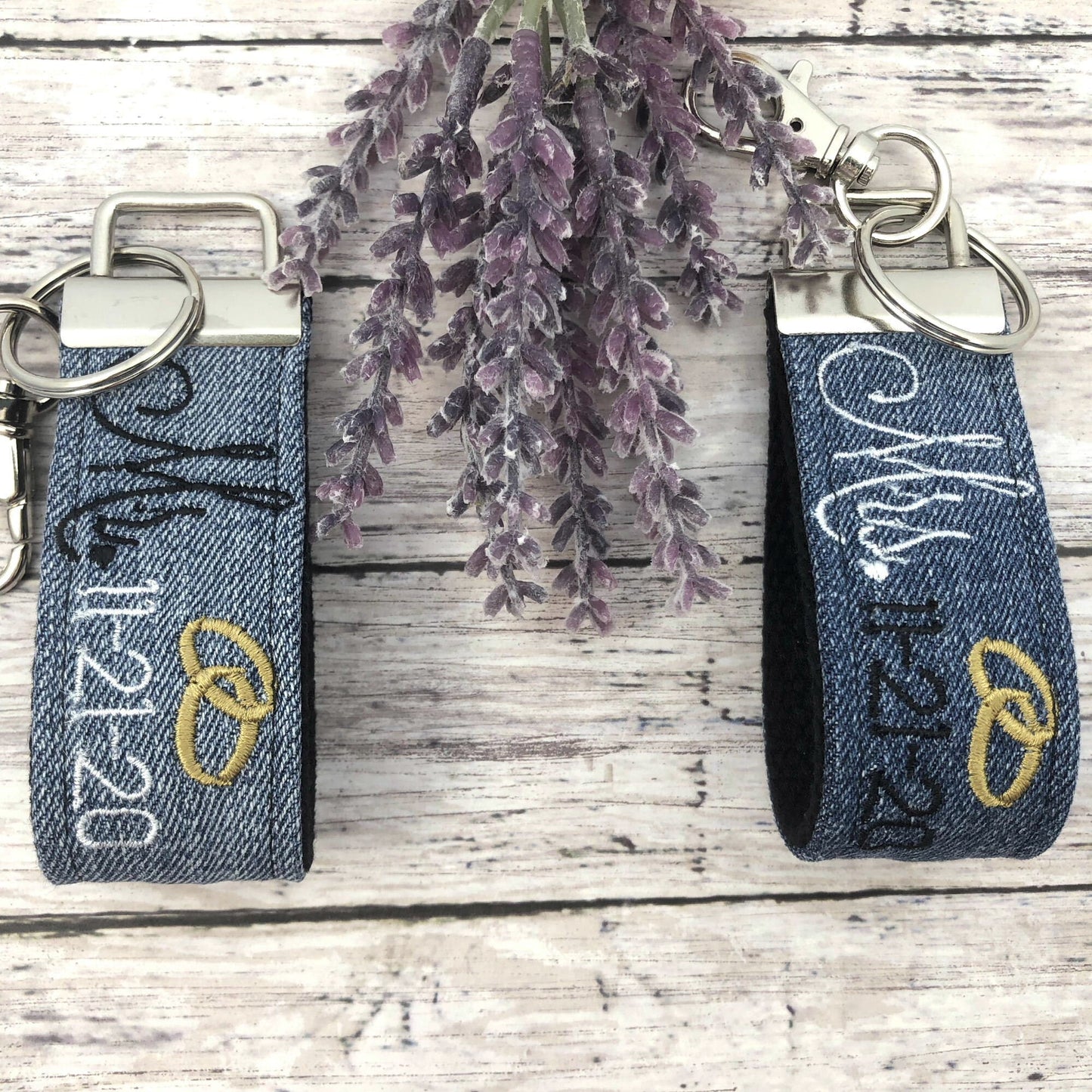 Couples Keychain, Couples Keychains, Couples Keychain Set, Couples Keychain Personalized, Mr. and Mrs., Mr. and Mrs. Gifts, Wedding Gift
