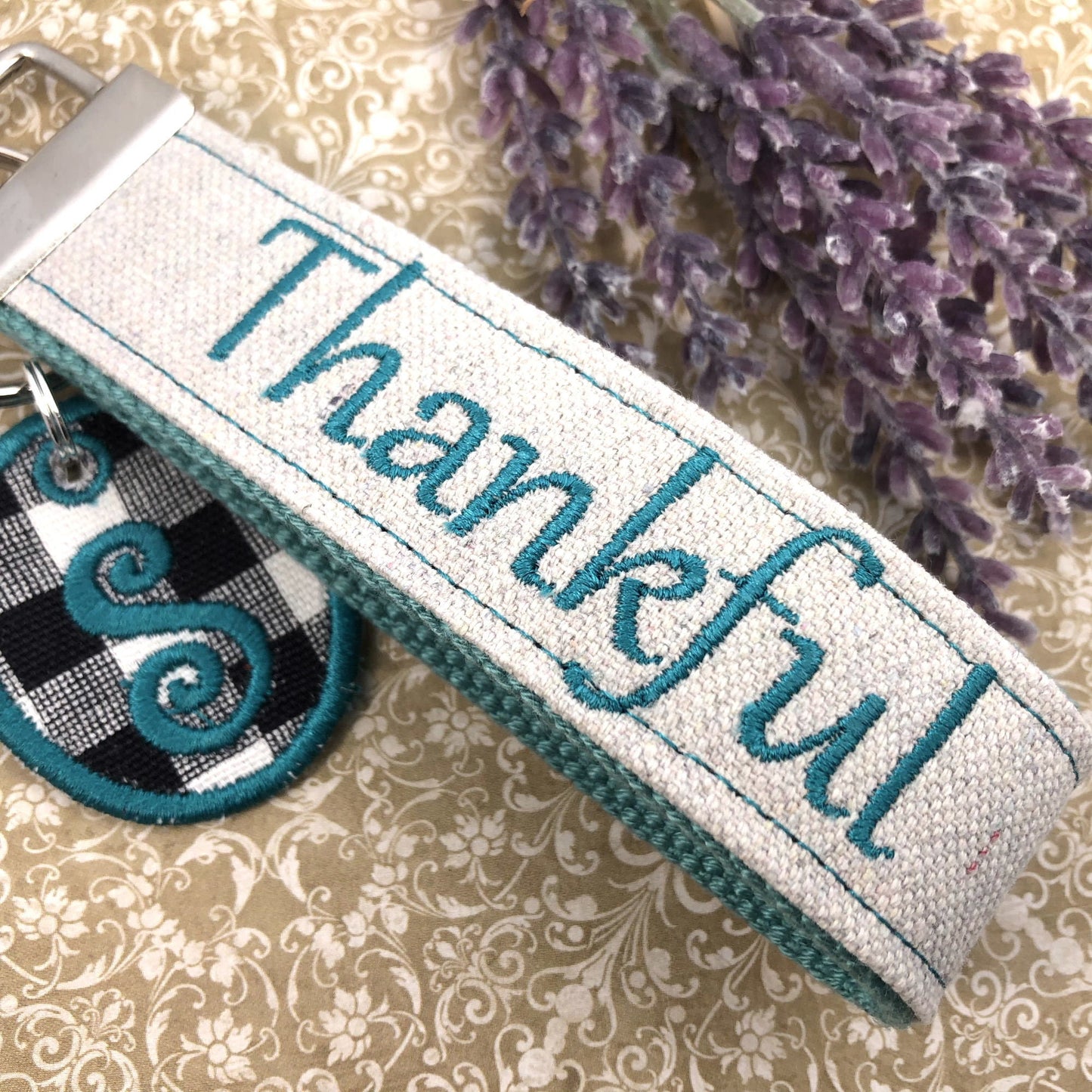 Thankful Wristlet Keychain, Wrist Keychain for Her, Key fob Wristlet, Keychain Wristlet, Bracelet Keychain, Inspirational Keychain, Monogram