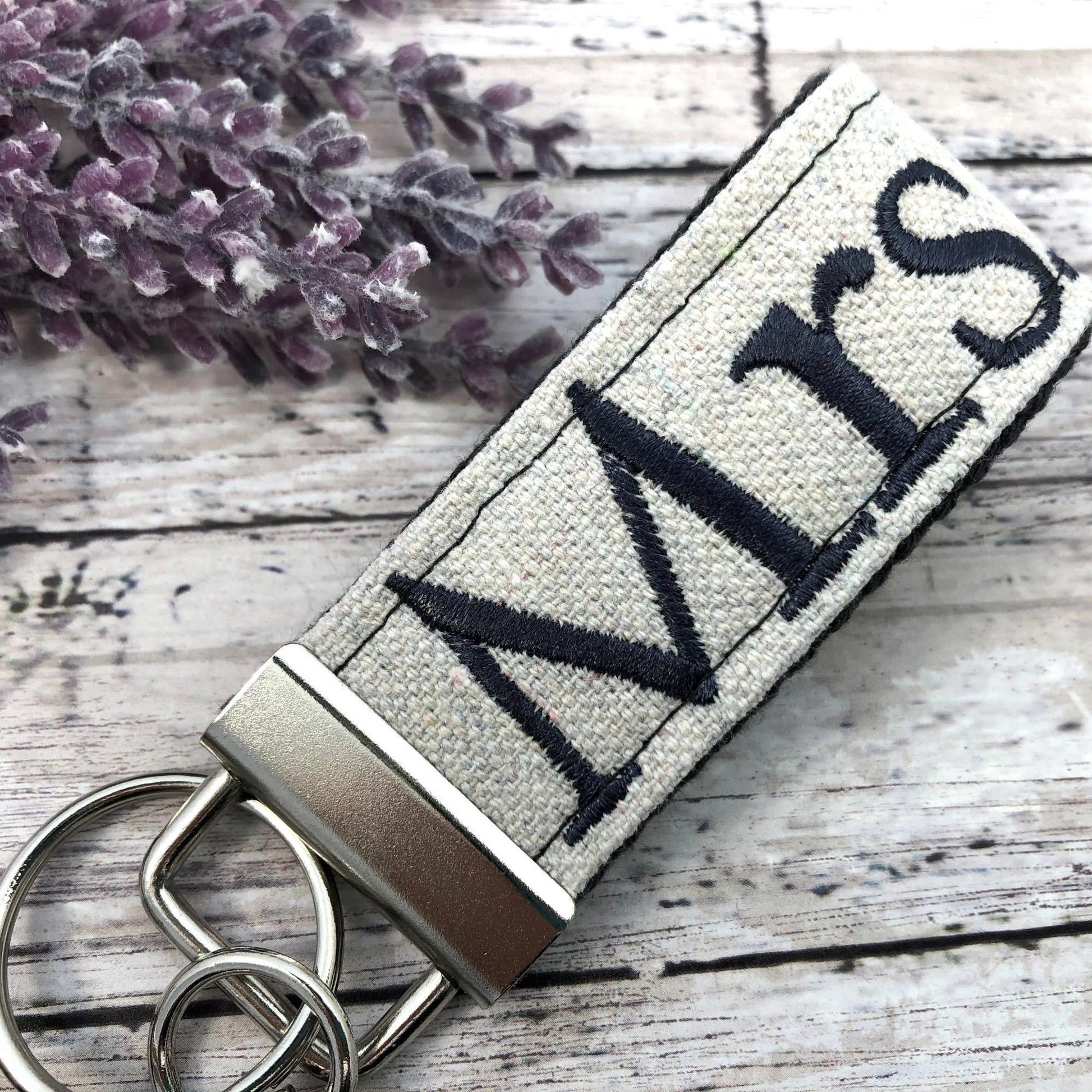 Couples Keychain, Couples Keychains, Couples Keychain Set, Couples Keychain Personalized, Mr. and Mrs., Mr. and Mrs. Gifts, Wedding Gift