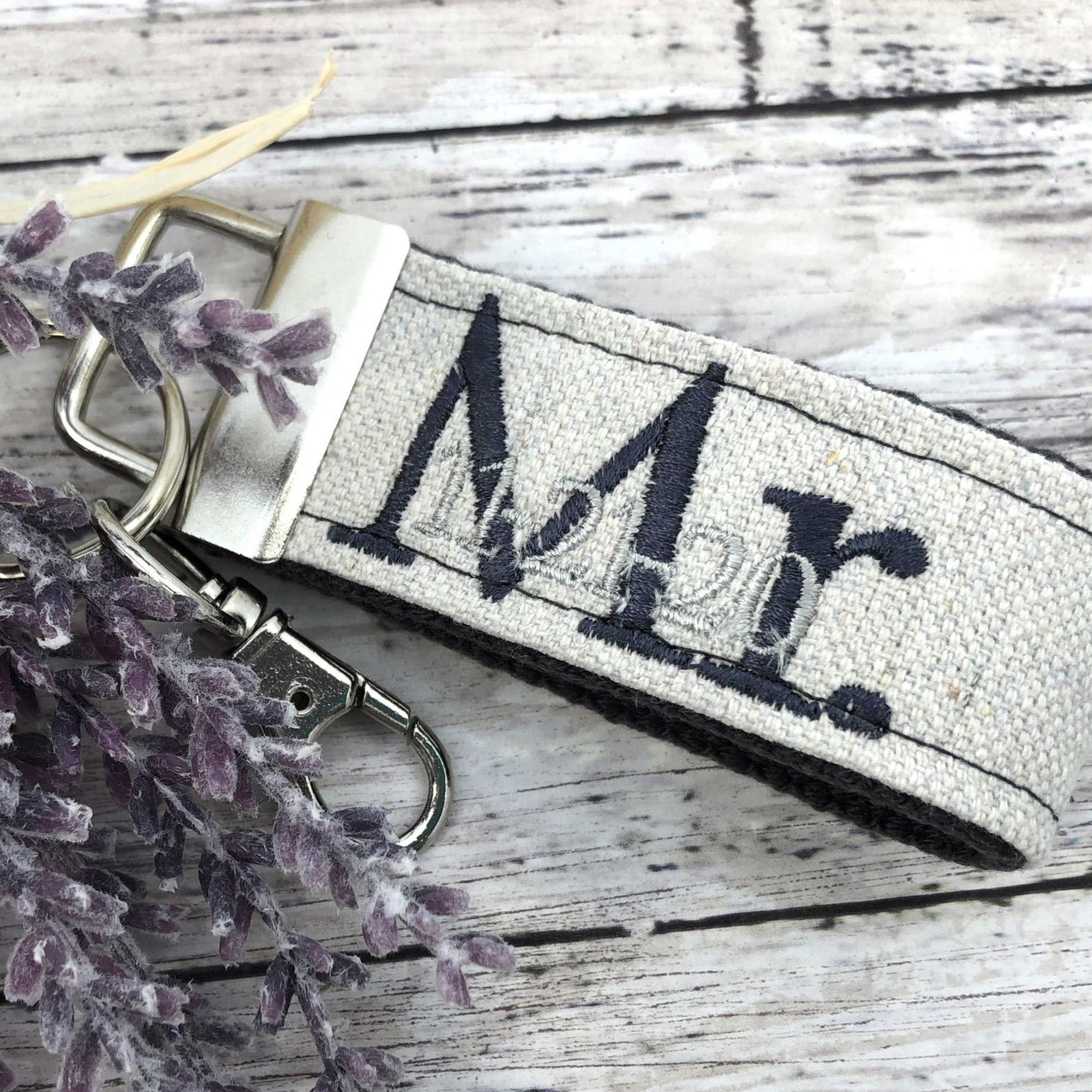 Couples Keychain, Couples Keychains, Couples Keychain Set, Couples Keychain Personalized, Mr. and Mrs., Mr. and Mrs. Gifts, Wedding Gift