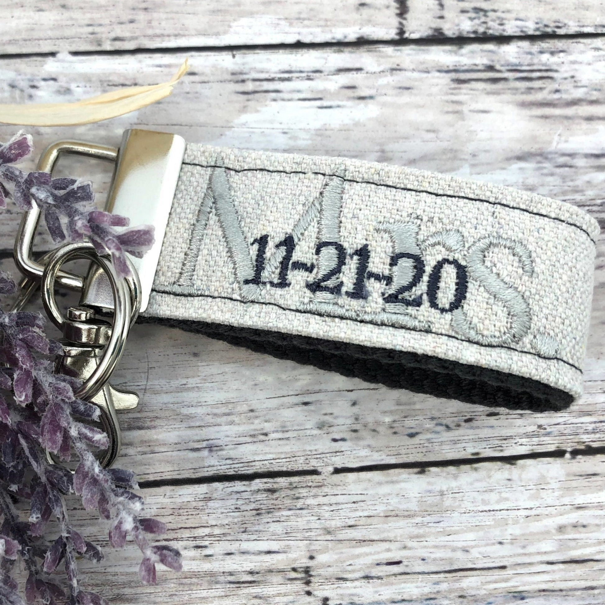 Couples Keychain, Couples Keychains, Couples Keychain Set, Couples Keychain Personalized, Mr. and Mrs., Mr. and Mrs. Gifts, Wedding Gift