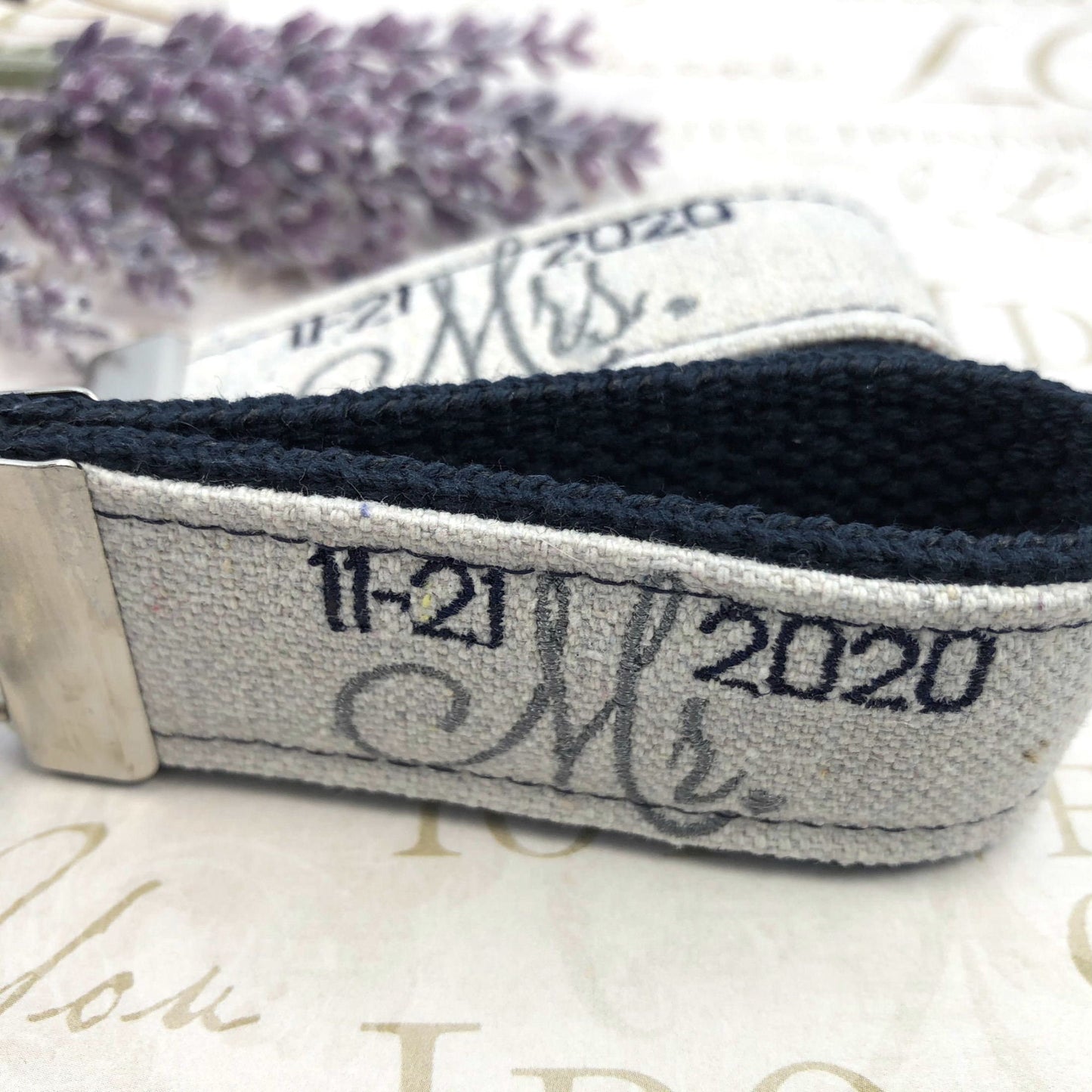 Couples Keychain, Couples Keychains, Couples Keychain Set, Couples Keychain Personalized, Mr. and Mrs., Mr. and Mrs. Gifts, Wedding Gift