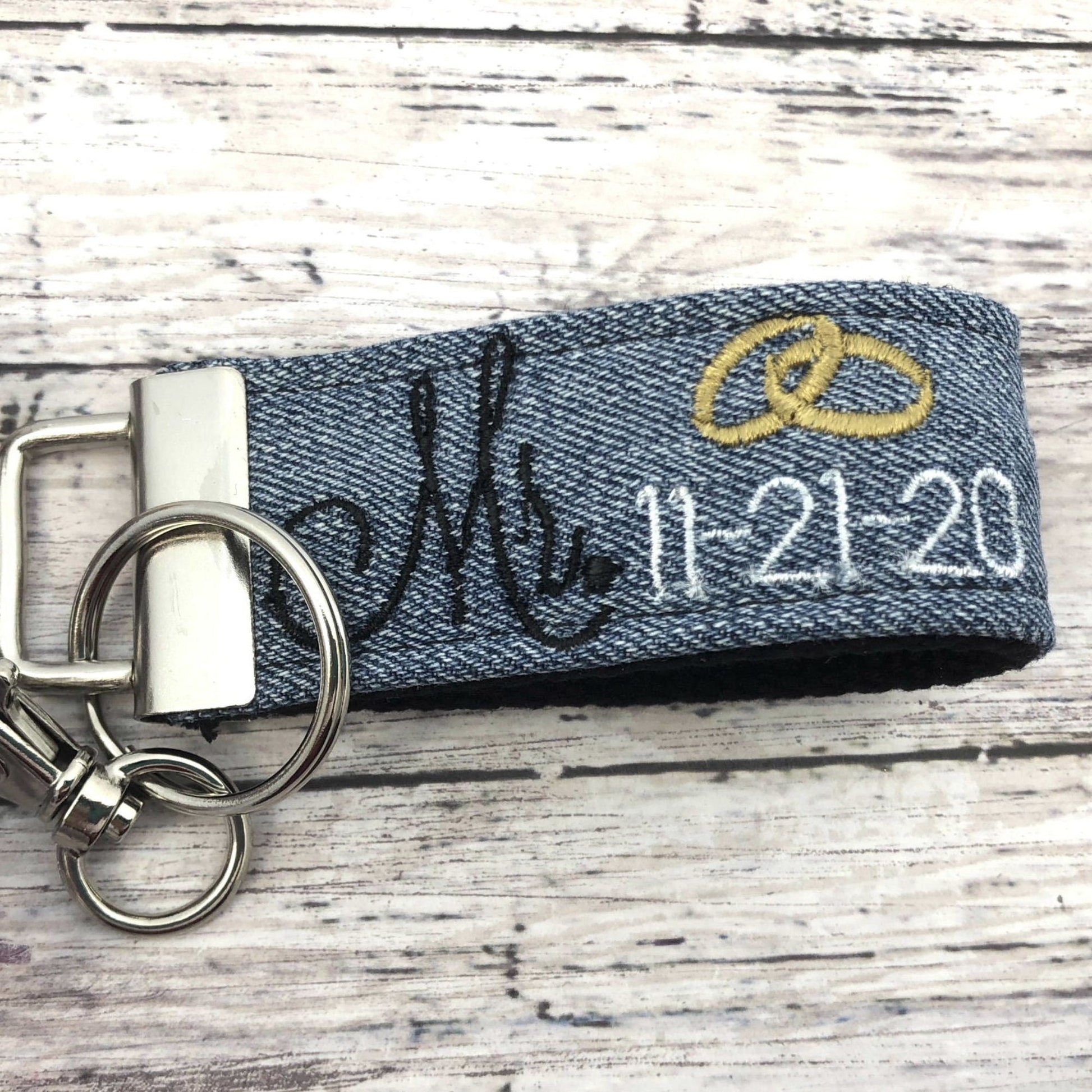 Couples Keychain, Couples Keychains, Couples Keychain Set, Couples Keychain Personalized, Mr. and Mrs., Mr. and Mrs. Gifts, Wedding Gift