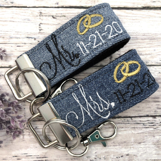 Couples Keychain, Couples Keychains, Couples Keychain Set, Couples Keychain Personalized, Mr. and Mrs., Mr. and Mrs. Gifts, Wedding Gift