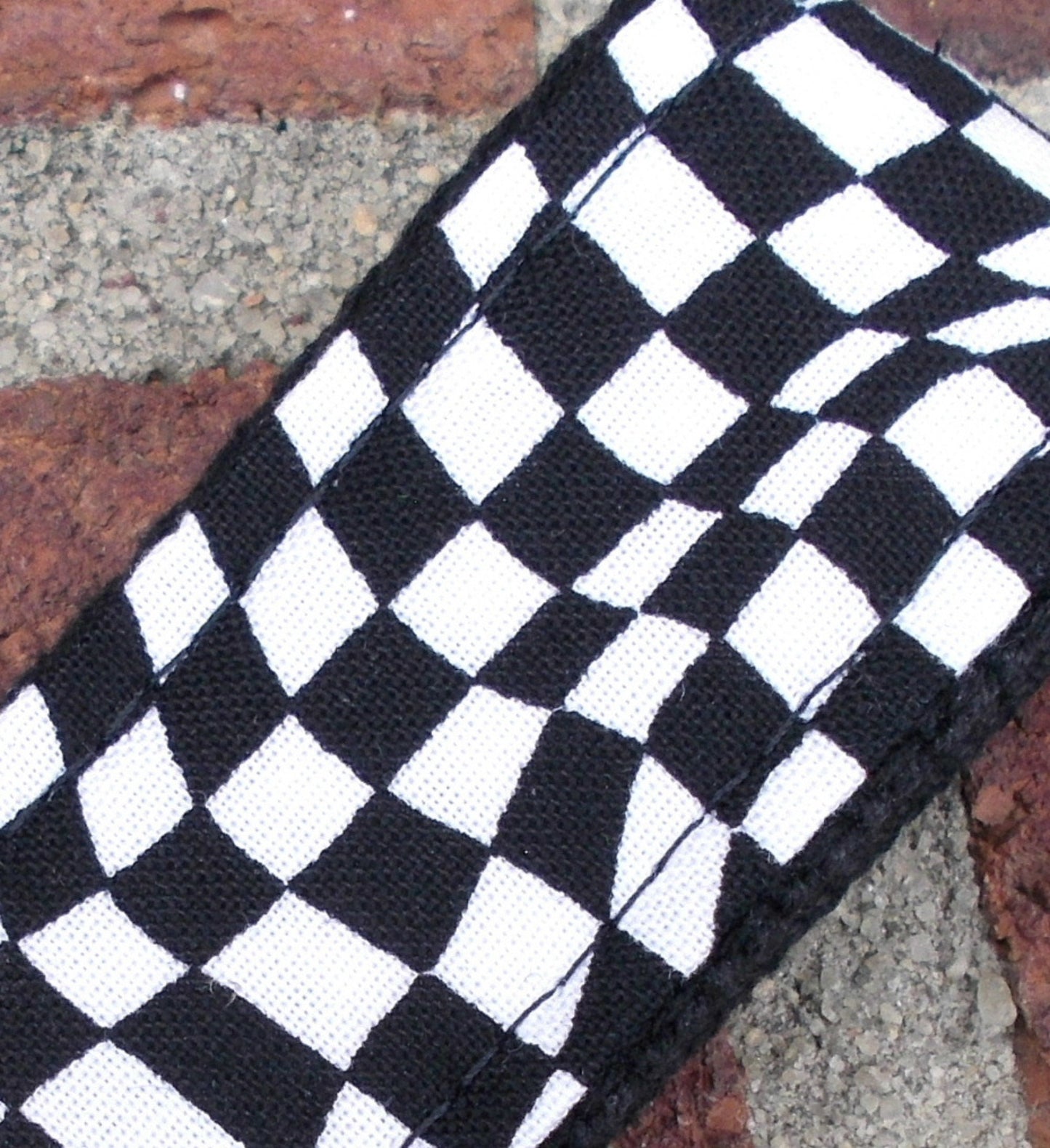 Mini Key FOB Keychain for Him - Mini Keychain for Boyfriend, Husband, Father Ideal as Belt Loop Keychain Racing Checks