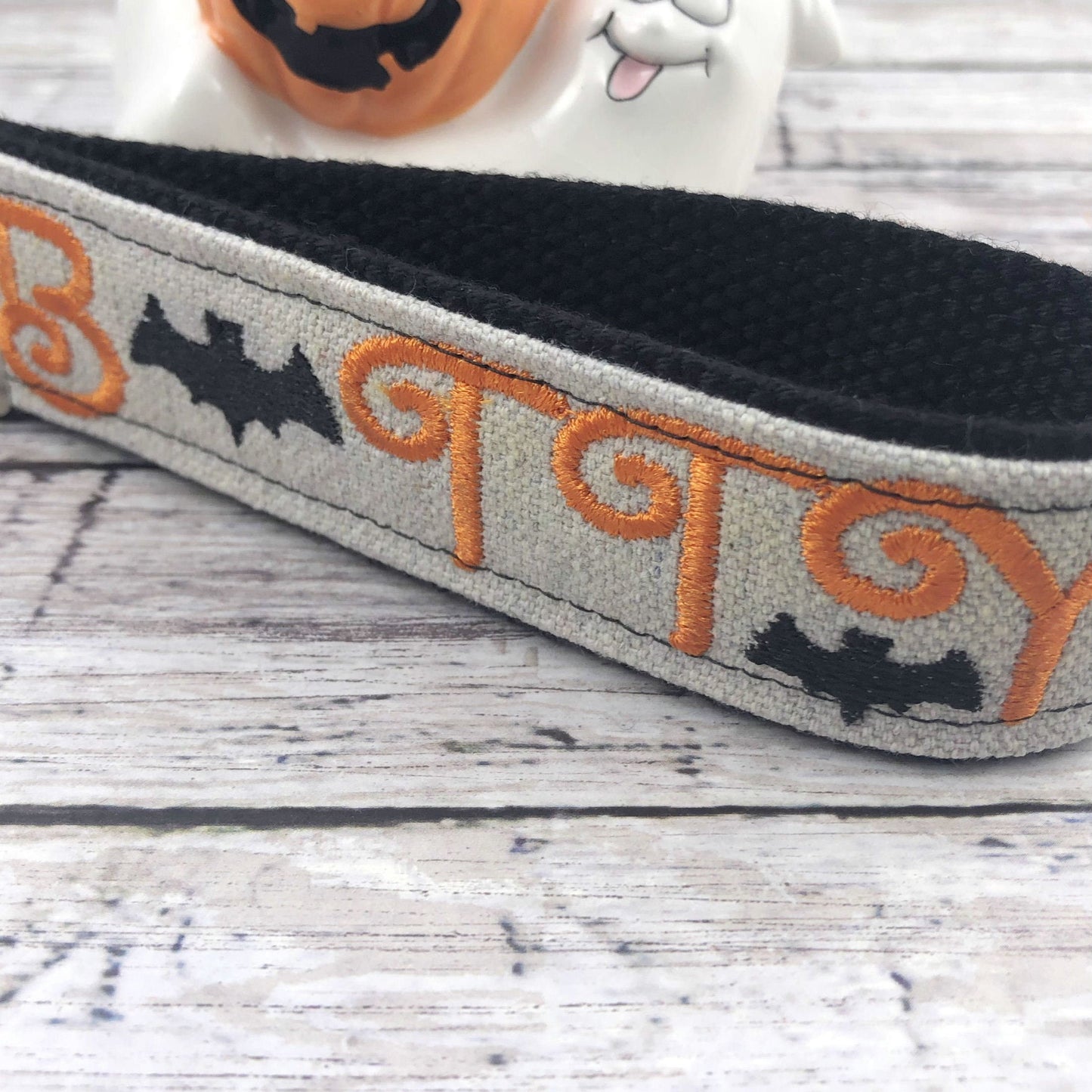 Handmade Halloween Keychain, Bats, Embroidered, Halloween Gift, Popular Right Now, Best friend Gifts, Halloween Bats