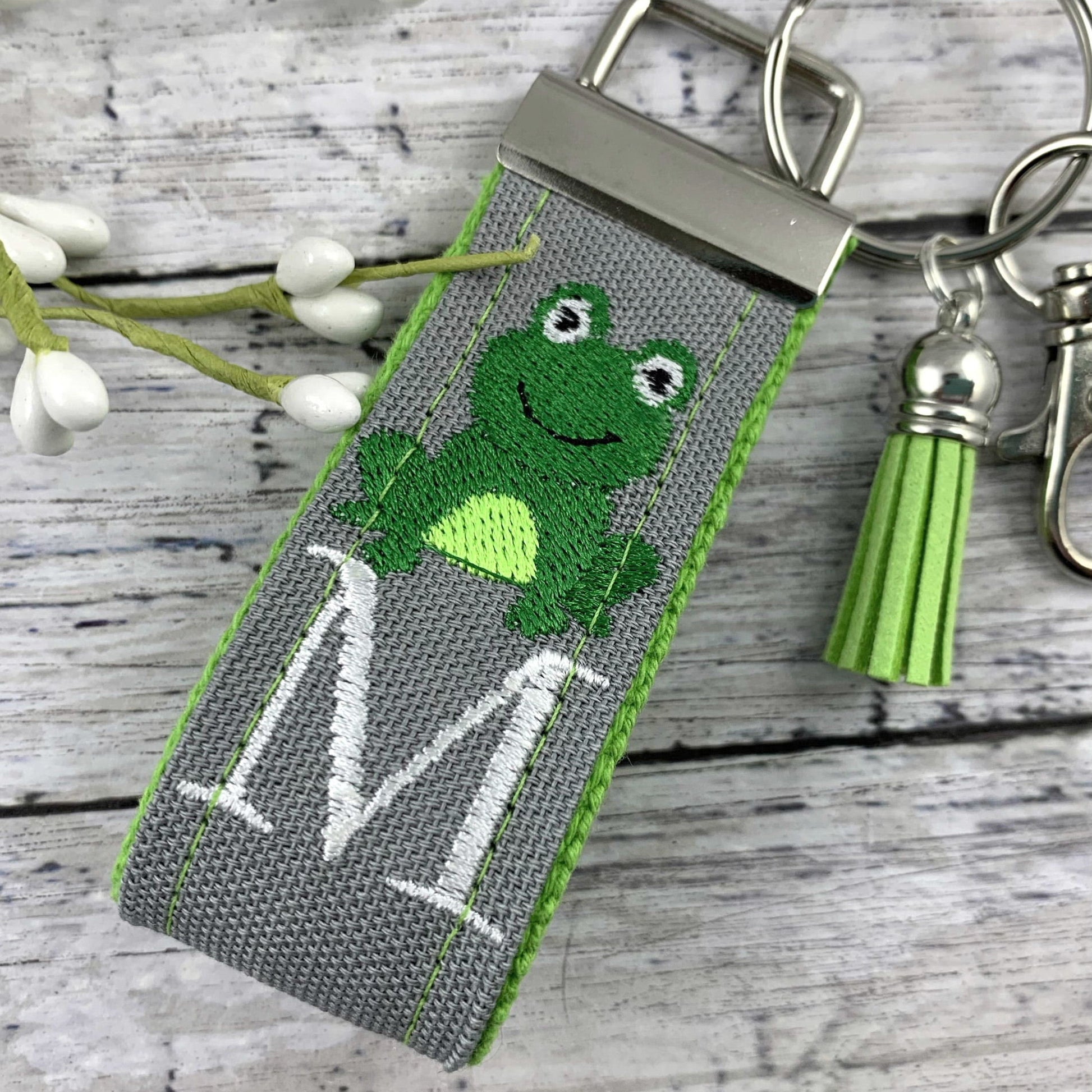 Handmade Frog Keychain, Frog Gifts, Popular Right Now, Personalized Gift, Frog, Personalized Keychain, Luggage Tag, Frogs, Moving Away Gift