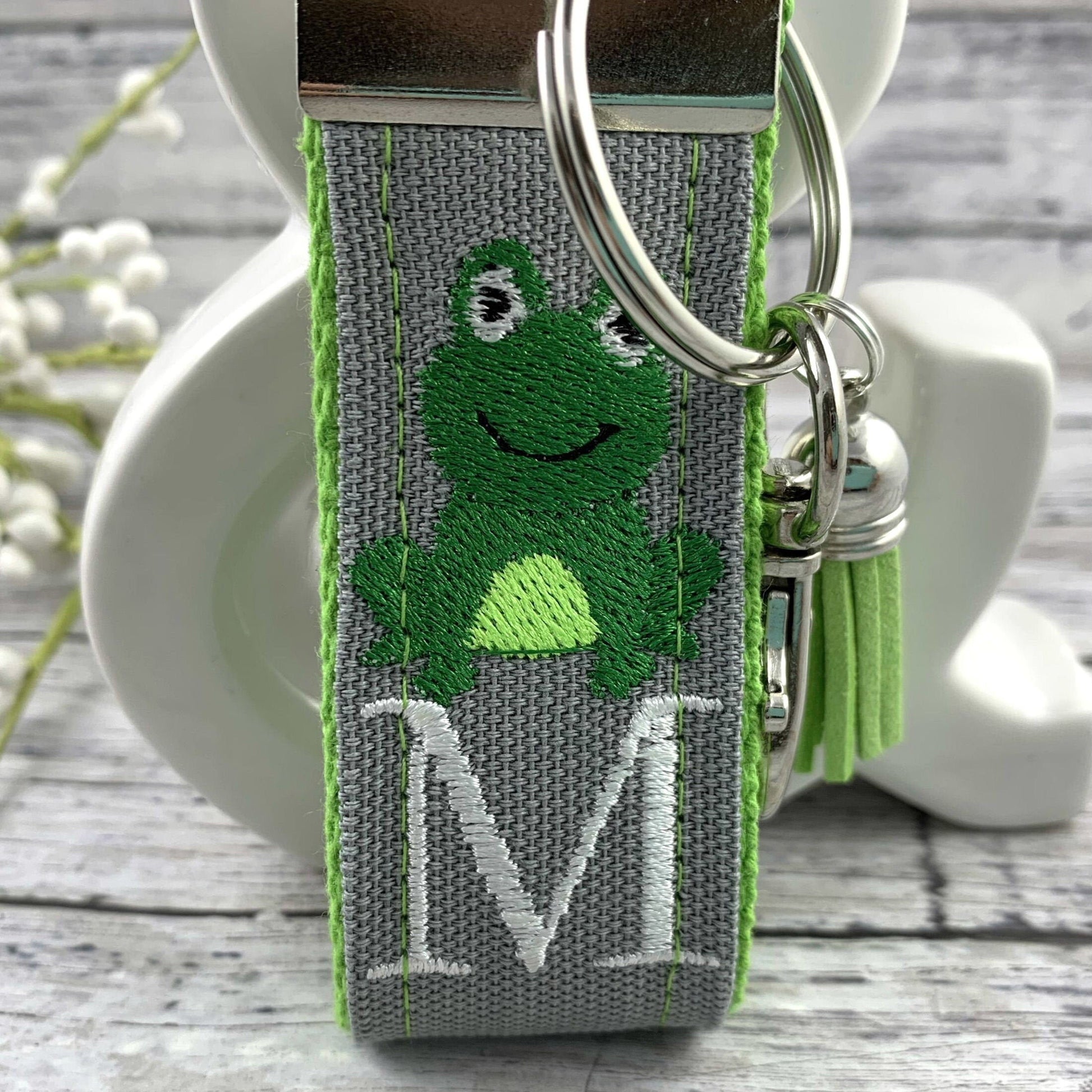 Handmade Frog Keychain, Frog Gifts, Popular Right Now, Personalized Gift, Frog, Personalized Keychain, Luggage Tag, Frogs, Moving Away Gift