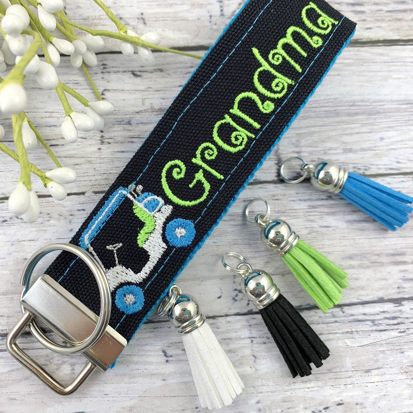 Handmade Grandma Keychain, Grandma Gift, Popular Right Now, Mother in Law Gift, Wristlet Keychain, Golf Gifts for Women, Retirement Gift