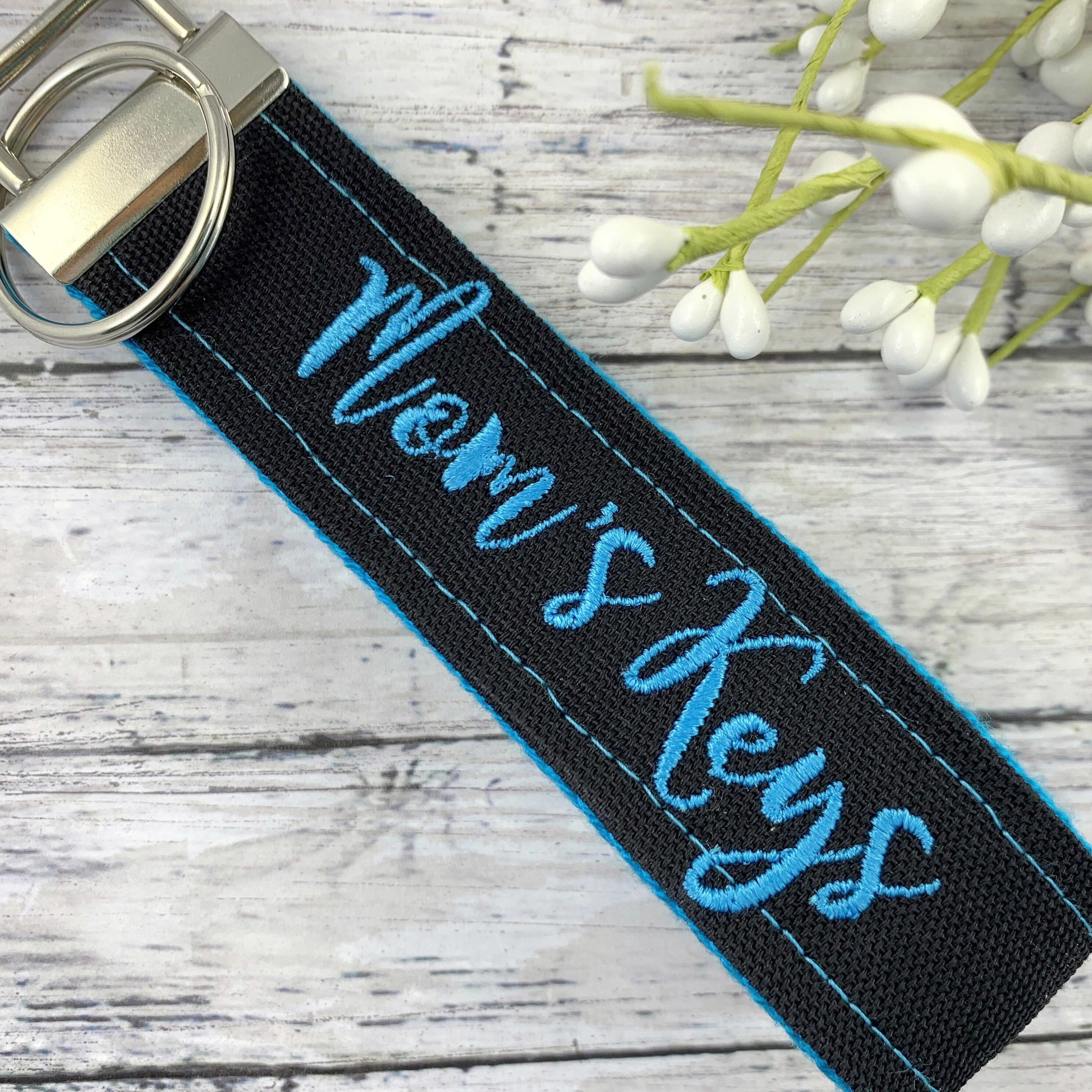 Handmade Mom Keychain, Popular Right Now, Expecting Mom Gift, Embroidered Keychain, Embroidery keychain, Mother in Law Gift, Mom Gifts