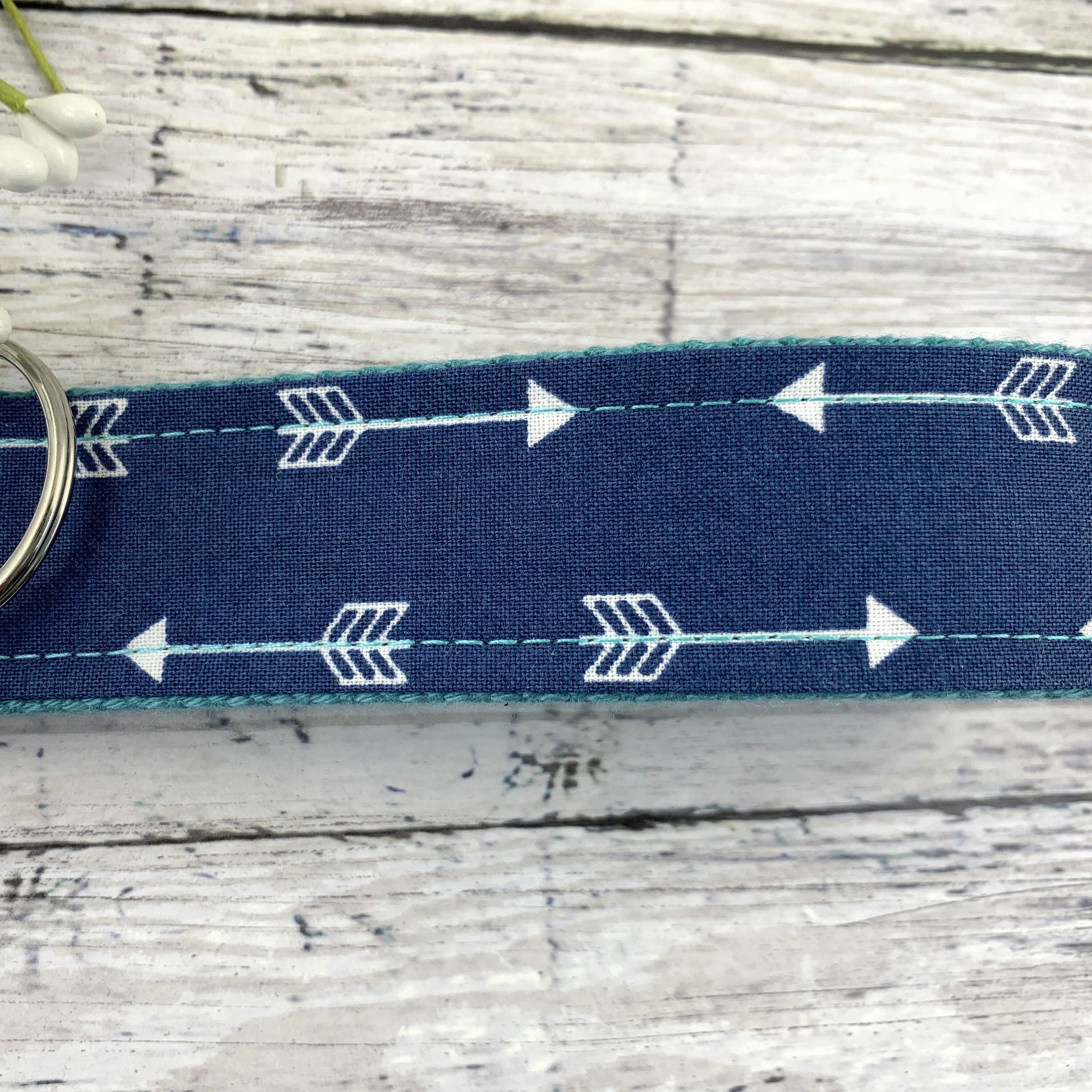 Arrow Keychain, Arrows, Like Arrows, Popular Right Now, Wristlet Keychain, Mindfulness Gift, Faith over Fear, High School Graduation Gift