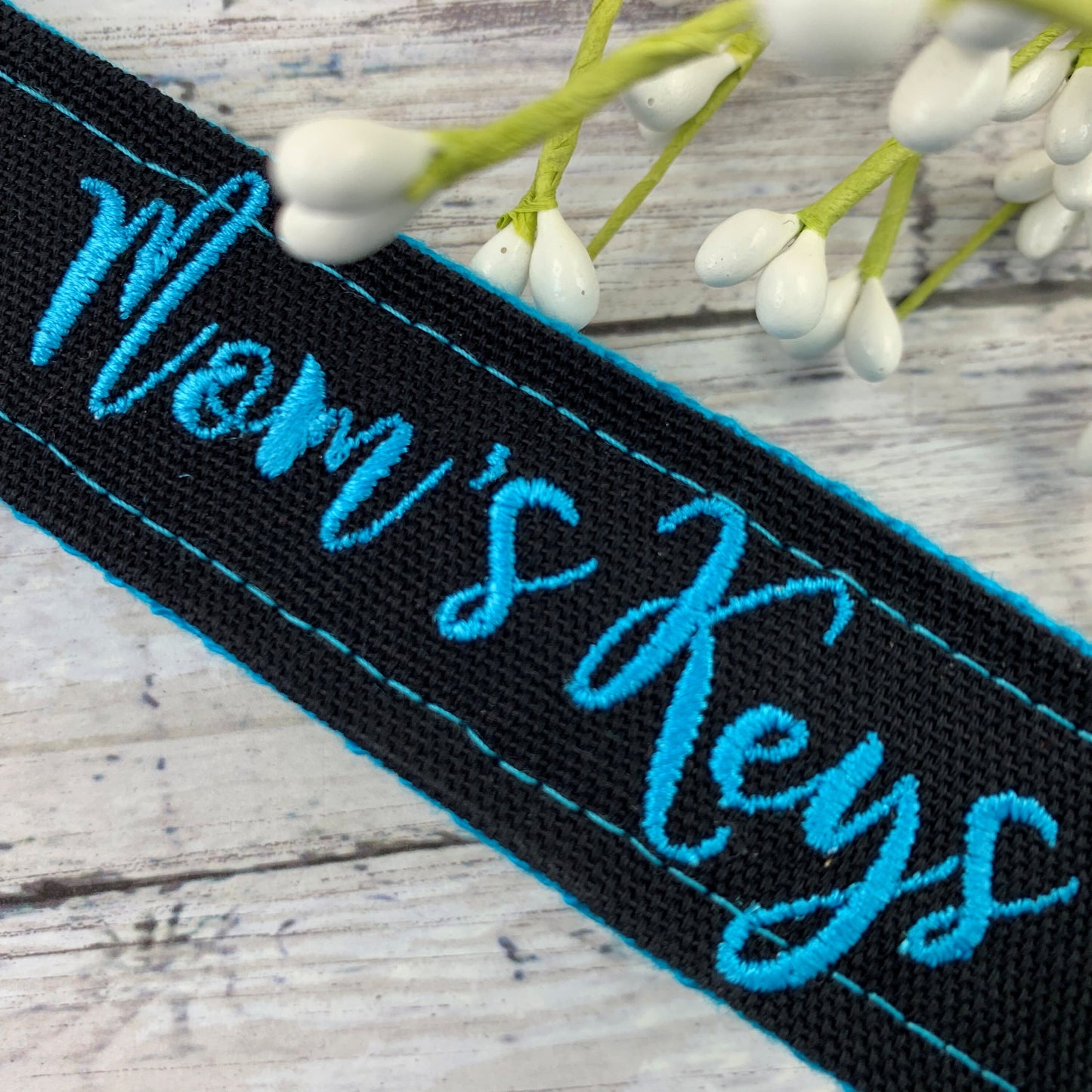 Handmade Mom Keychain, Popular Right Now, Expecting Mom Gift, Embroidered Keychain, Embroidery keychain, Mother in Law Gift, Mom Gifts