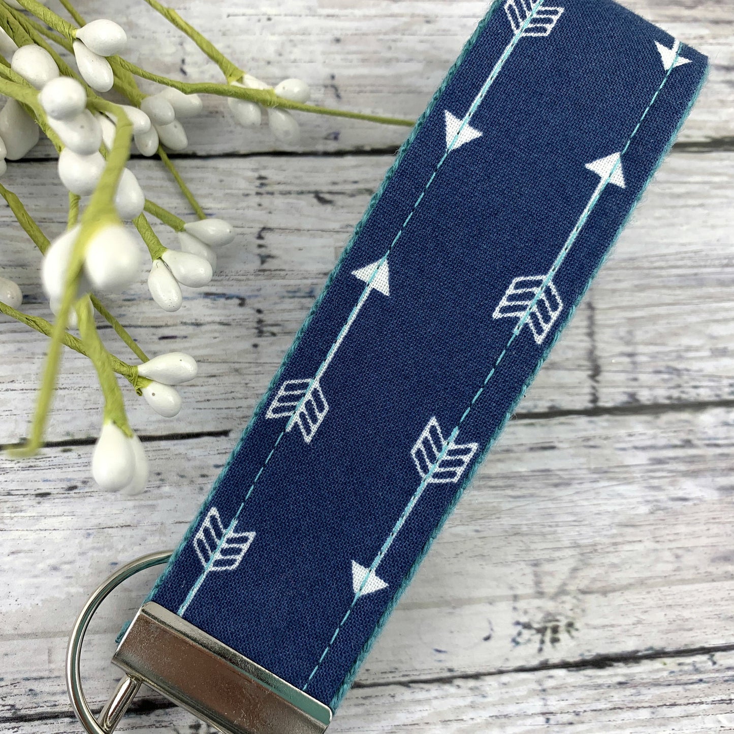 Arrow Keychain, Arrows, Like Arrows, Popular Right Now, Wristlet Keychain, Mindfulness Gift, Faith over Fear, High School Graduation Gift