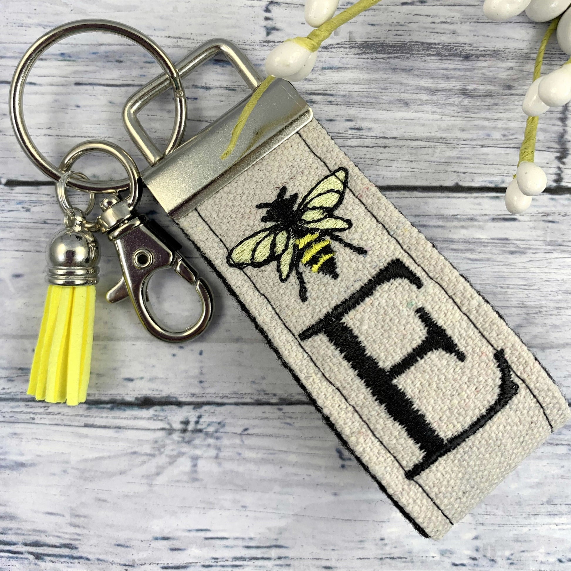 Bee Keychain, Bee Gifts, Bee Gift, Popular Right Now, Personalized Gift, Bee Keeper Gift, Personalized Keychain, Luggage Tag, Bumble Bee