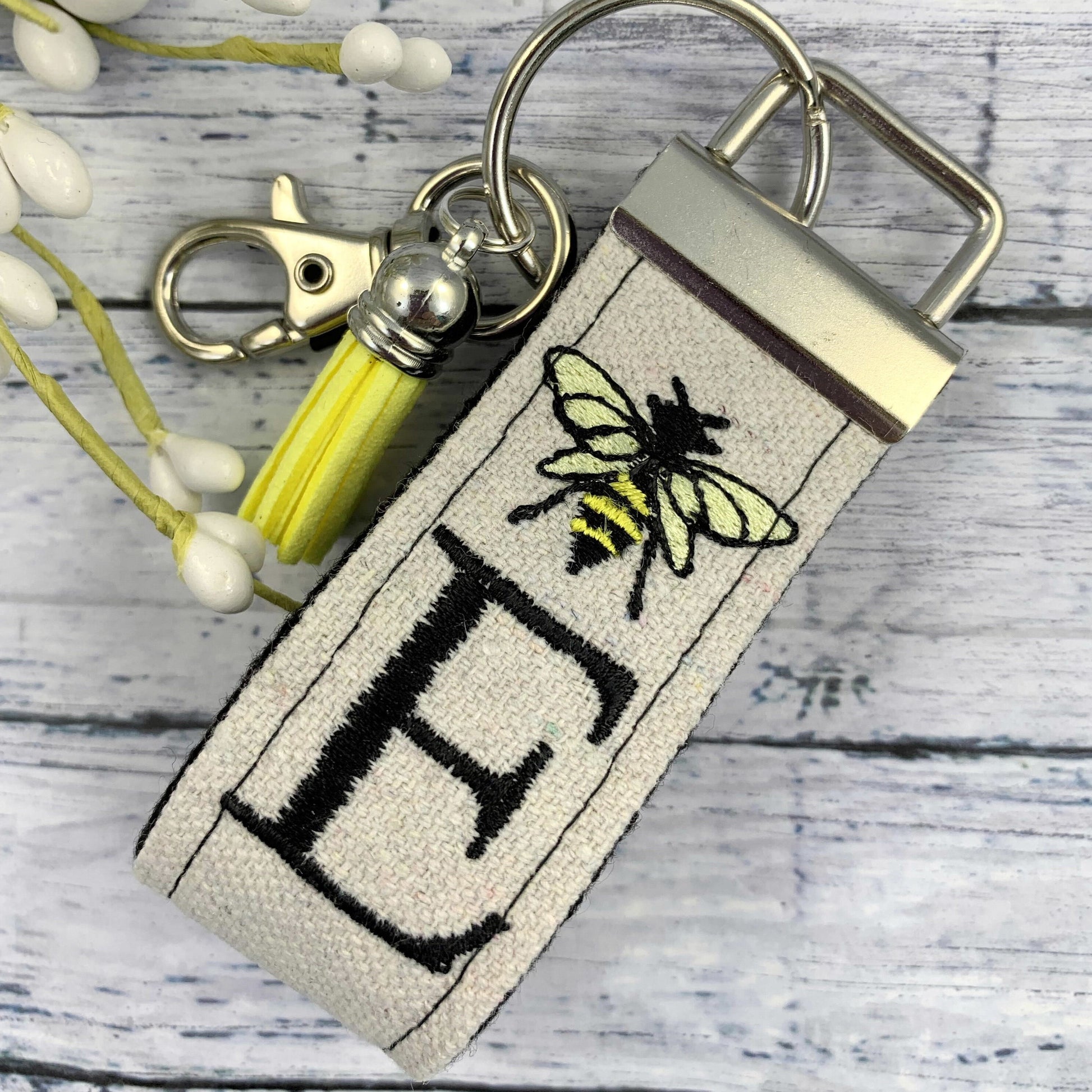 Bee Keychain, Bee Gifts, Bee Gift, Popular Right Now, Personalized Gift, Bee Keeper Gift, Personalized Keychain, Luggage Tag, Bumble Bee