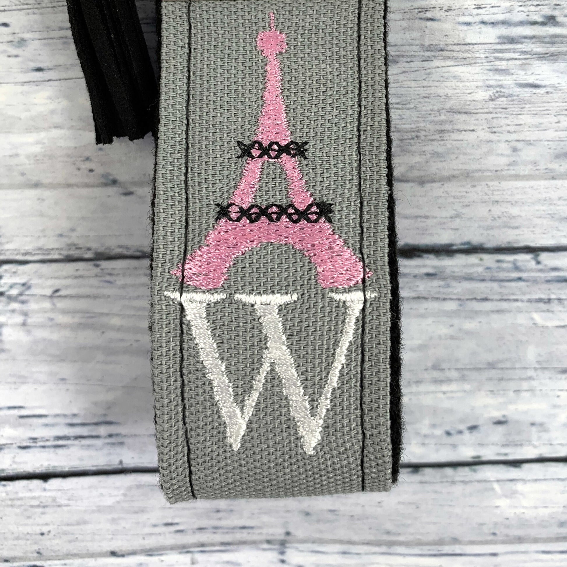 Eiffel Tower Keychain, Paris Gift, Paris 2024, Personalized Gift, Sweet 16 Gift, Personalized Keychain, Luggage Tag, Moving Away Gift