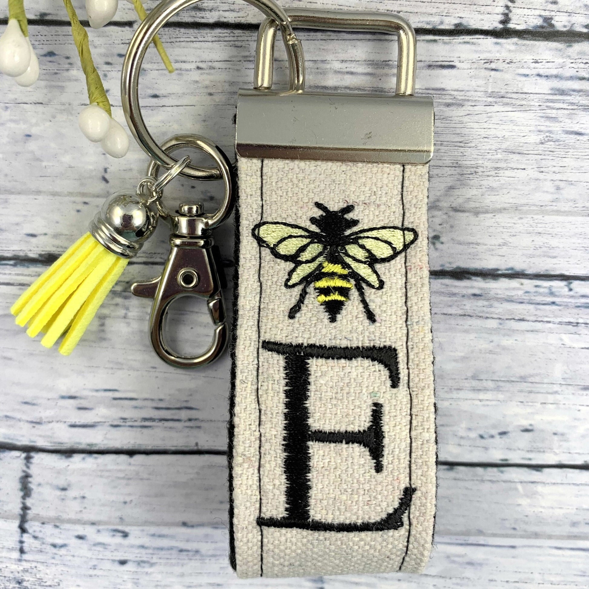 Bee Keychain, Bee Gifts, Bee Gift, Popular Right Now, Personalized Gift, Bee Keeper Gift, Personalized Keychain, Luggage Tag, Bumble Bee