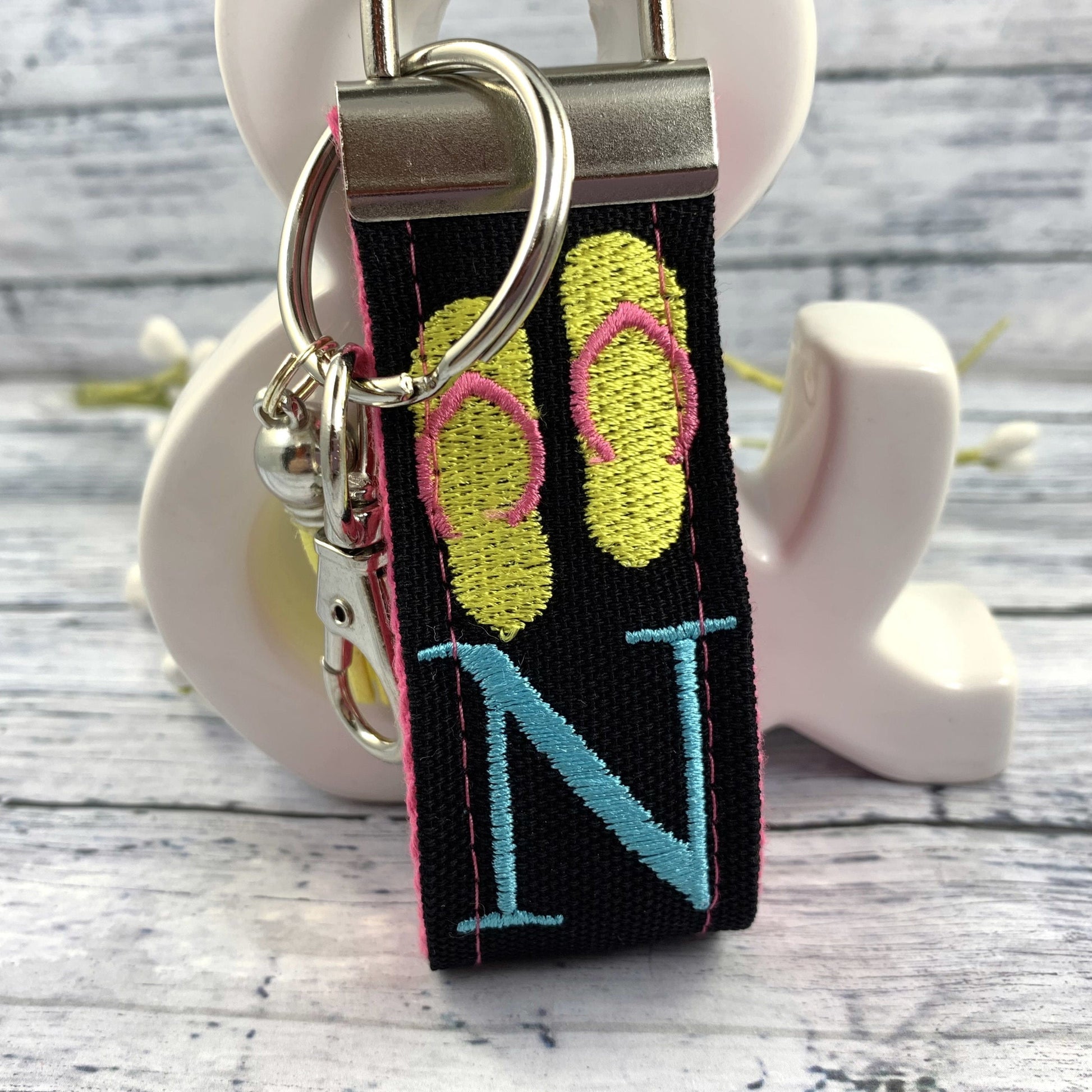 Flip Flop Keychain, Stress Relief Gift, Flip Flops, Popular Right Now, Travel Gift, Beach Gifts, Girls Weekend Gift, Beach Lover, Beach Gift