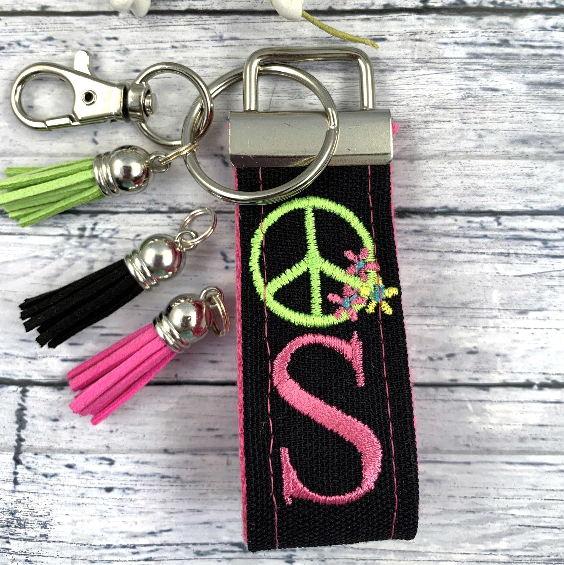 Peace Sign Initial Keychain, Stress Relief Gift, Popular Right Now, Cheer up Gift, Goodbye Friend Gift, Peace Symbol, Peace Sign Gifts