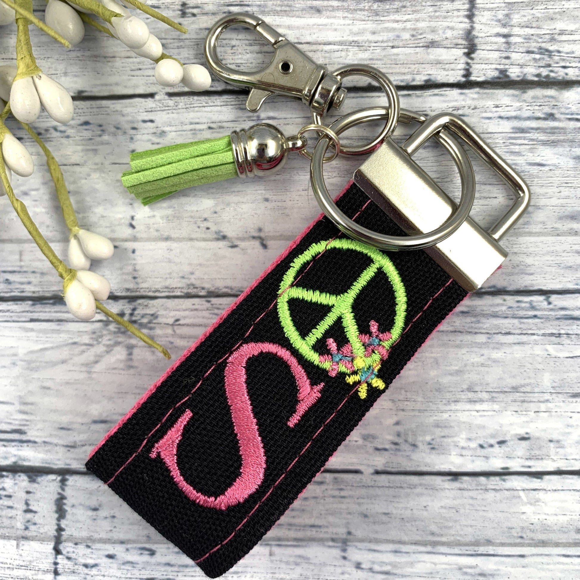 Peace Sign Initial Keychain, Stress Relief Gift, Popular Right Now, Cheer up Gift, Goodbye Friend Gift, Peace Symbol, Peace Sign Gifts