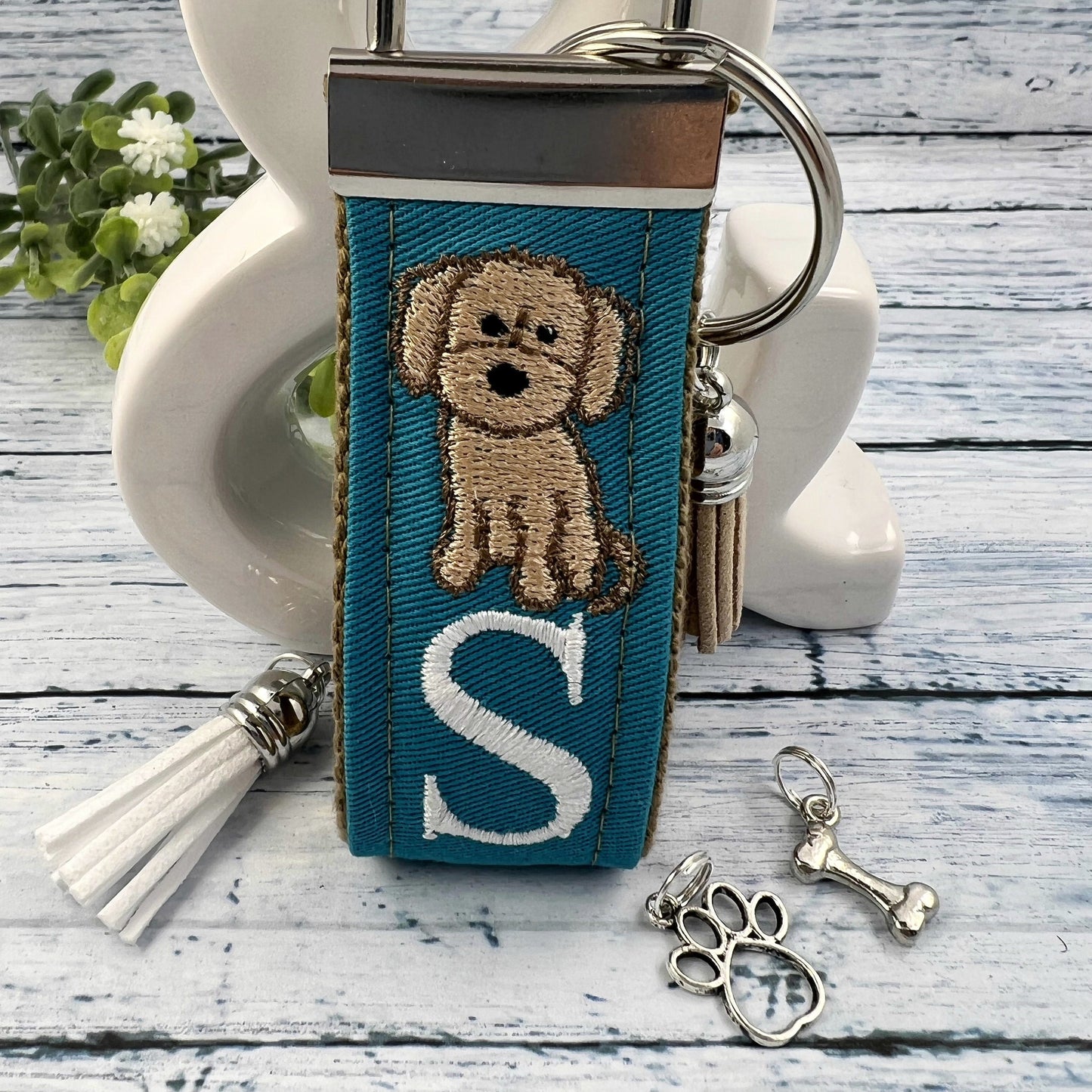Handmade Golden Doodle Keychain, Doodle Mom, Golden Doodle Gift, Popular Right Now, Personalized Gift, Personalized Keychain, Luggage Tag