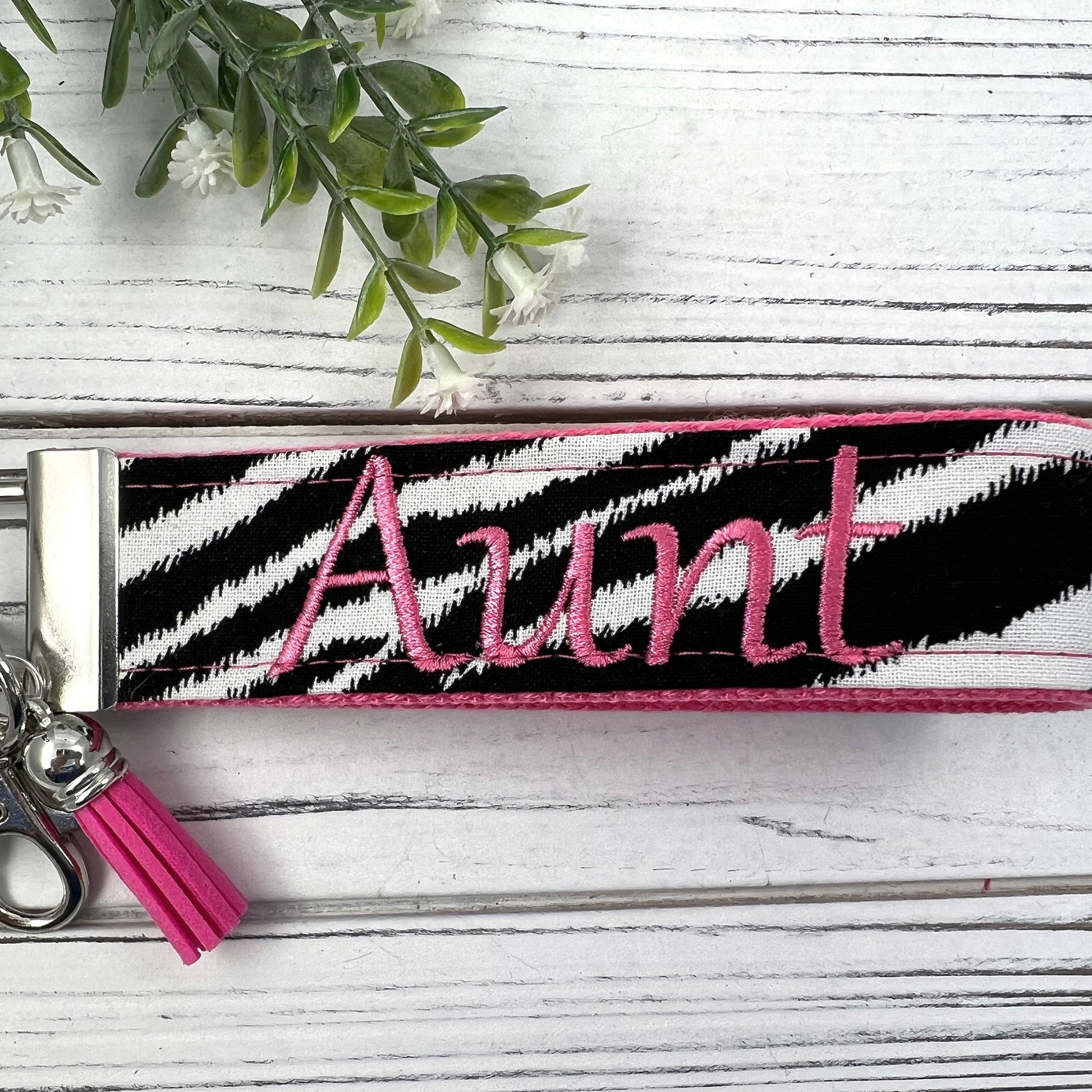 Handmade Aunt Keychain in Zebra, Aunt Gift, Aunt Birthday Gift, Embroidered Keychain, Aunt Gift from Niece, Aunt Gift from Baby, Auntie