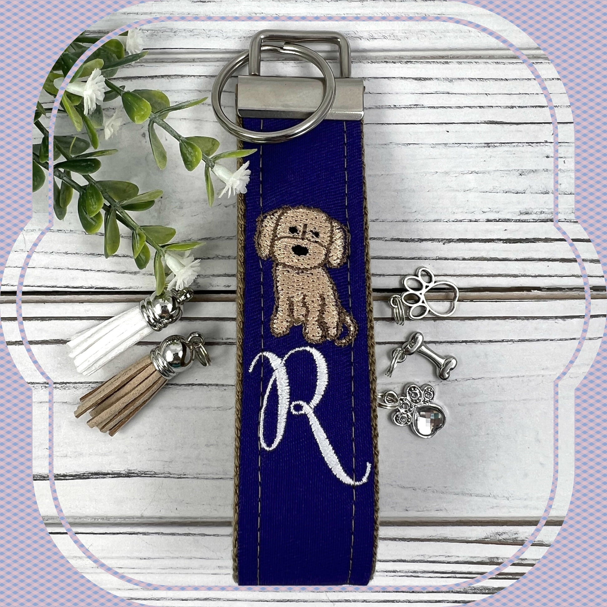 Goldendoodle Keychain, Doodle Mom, GoldenDoodle Gifts, Popular Right Now, Personalized Gift, Personalized Keychain, Wristlet Keychain