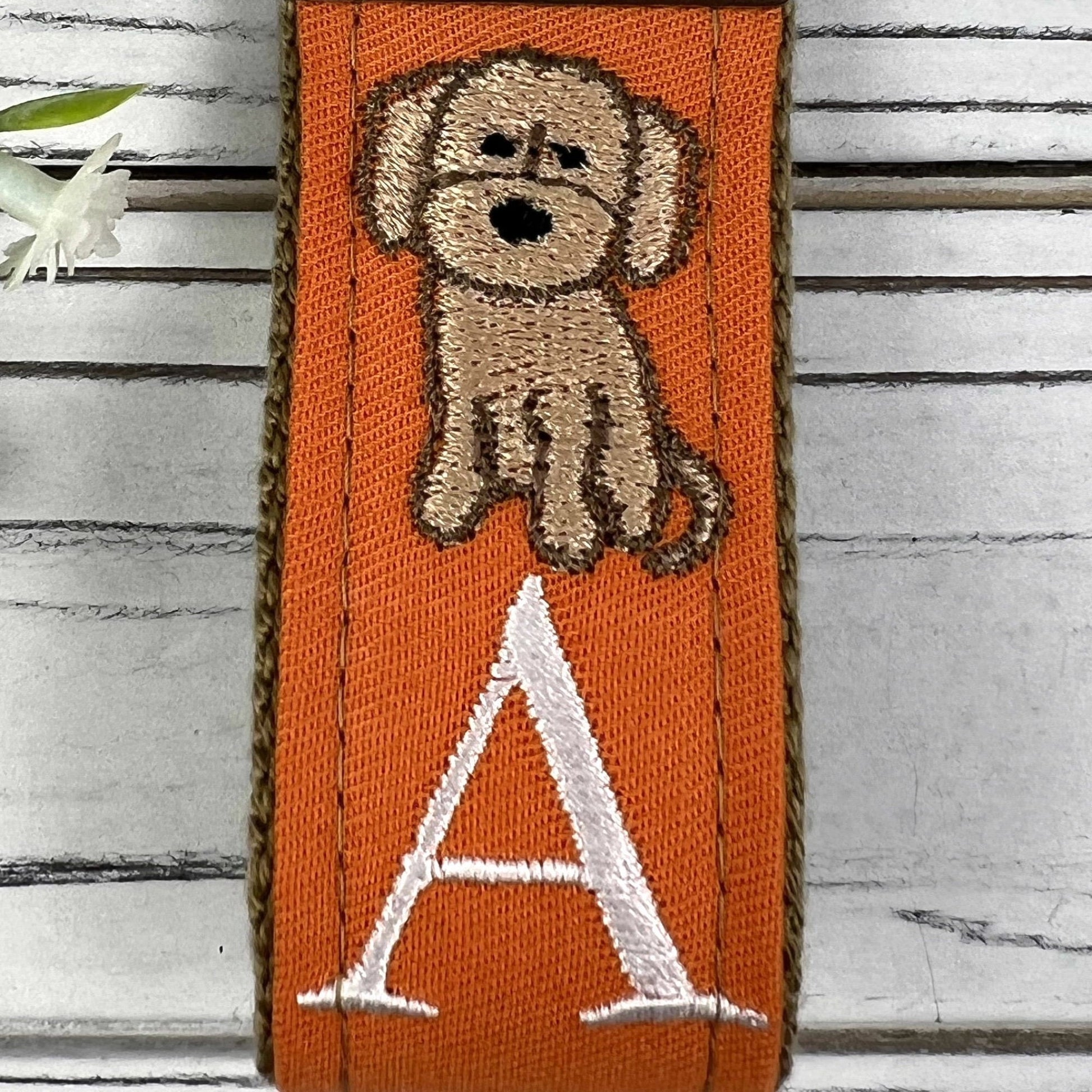 Handmade Golden Doodle Keychain, Doodle Mom, Golden Doodle Gift, Popular Right Now, Personalized Gift, Personalized Keychain, Luggage Tag