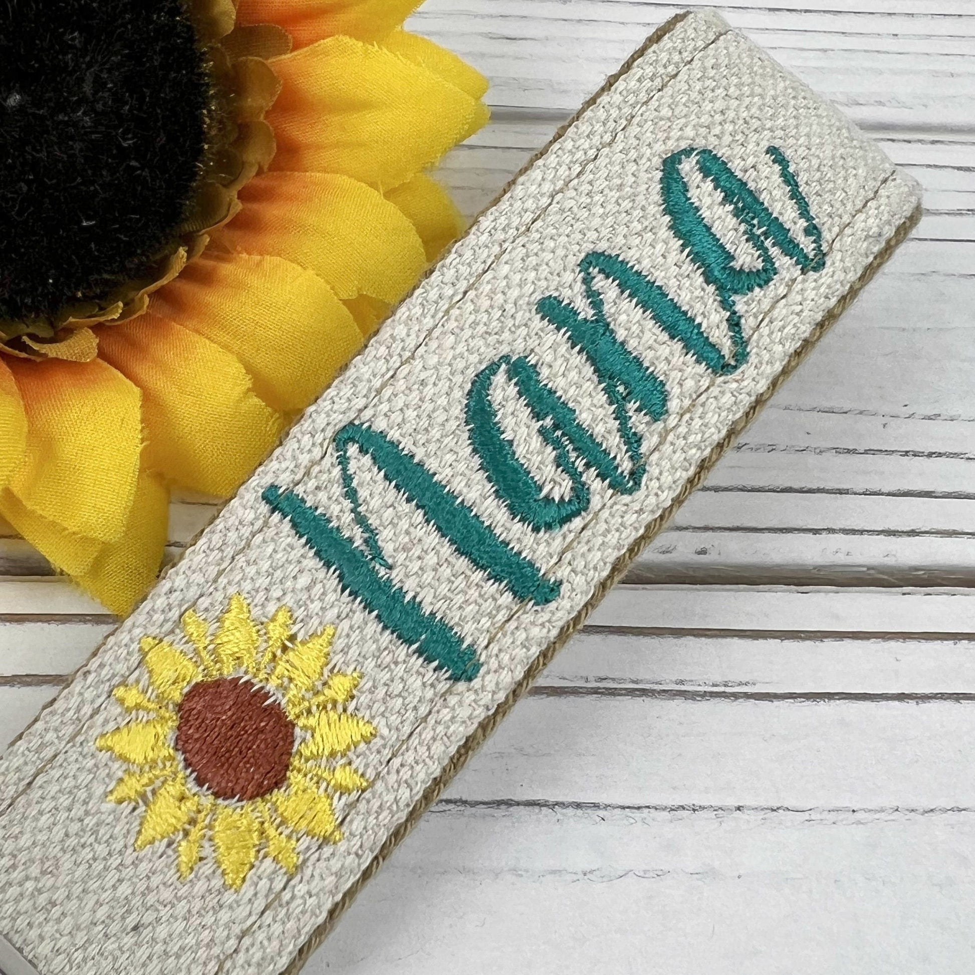 Nana Keychain, Nana Gift, Keychain for Women, Sunflower Gifts, Nana Birthday Gift, Nana Gift from Grandkids, Personalized Nana Gifts