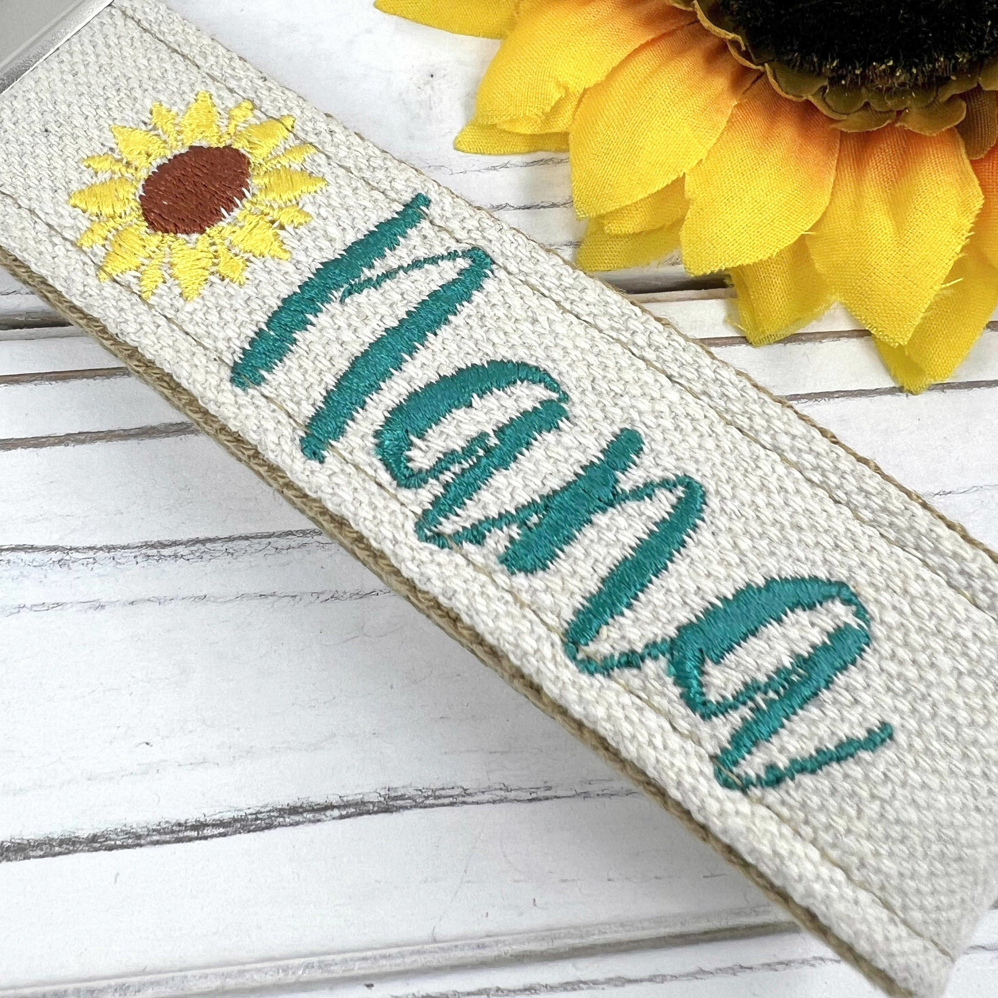 Nana Keychain, Nana Gift, Keychain for Women, Sunflower Gifts, Nana Birthday Gift, Nana Gift from Grandkids, Personalized Nana Gifts