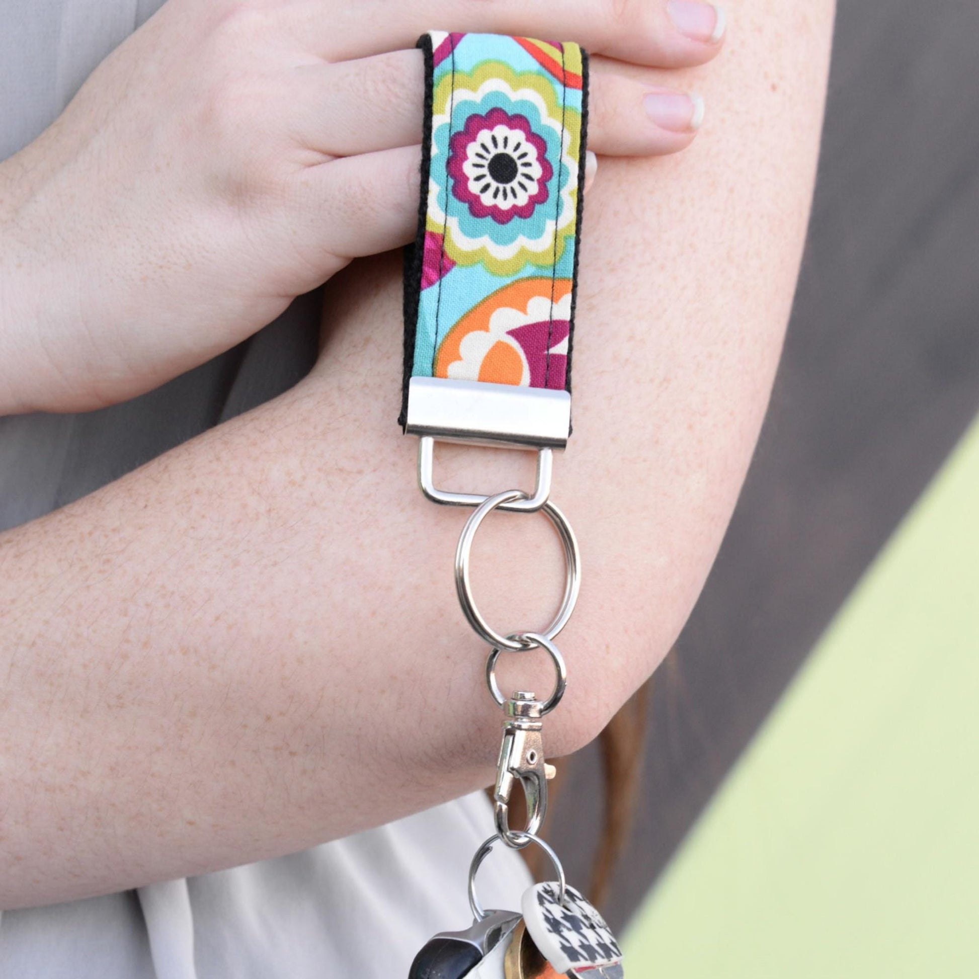 Handmade Baseball Keychain, Baseball Mom, Baseball Gifts, Baseball Coach gift, Initial Keychain, Male Teacher Gifts, Baseball team Gifts