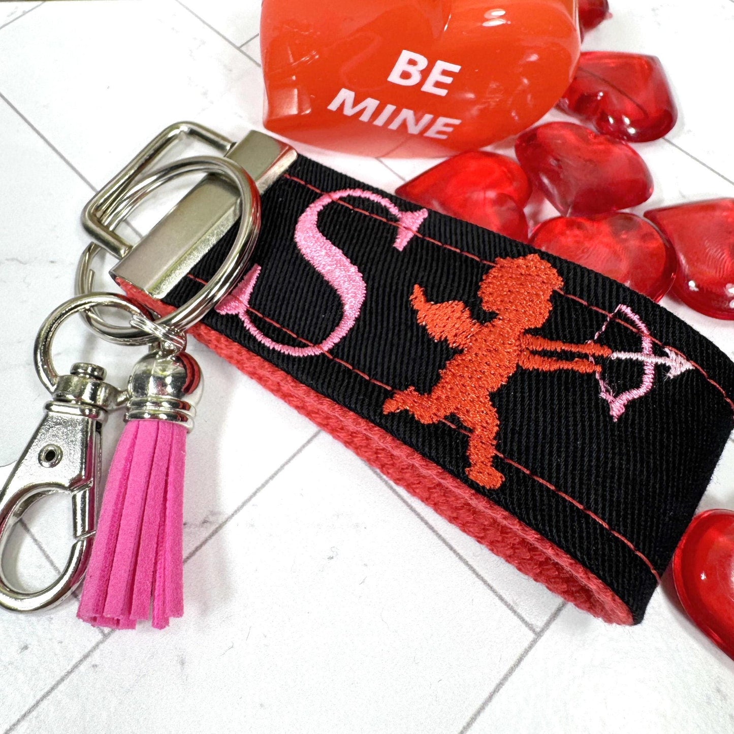 Cute Cupid Keychain, Embroidered keychain, Cupid's Arrow, Initial Keychain, Letter Keychain, Valentine's Day Gift, Personalized Gift for Her