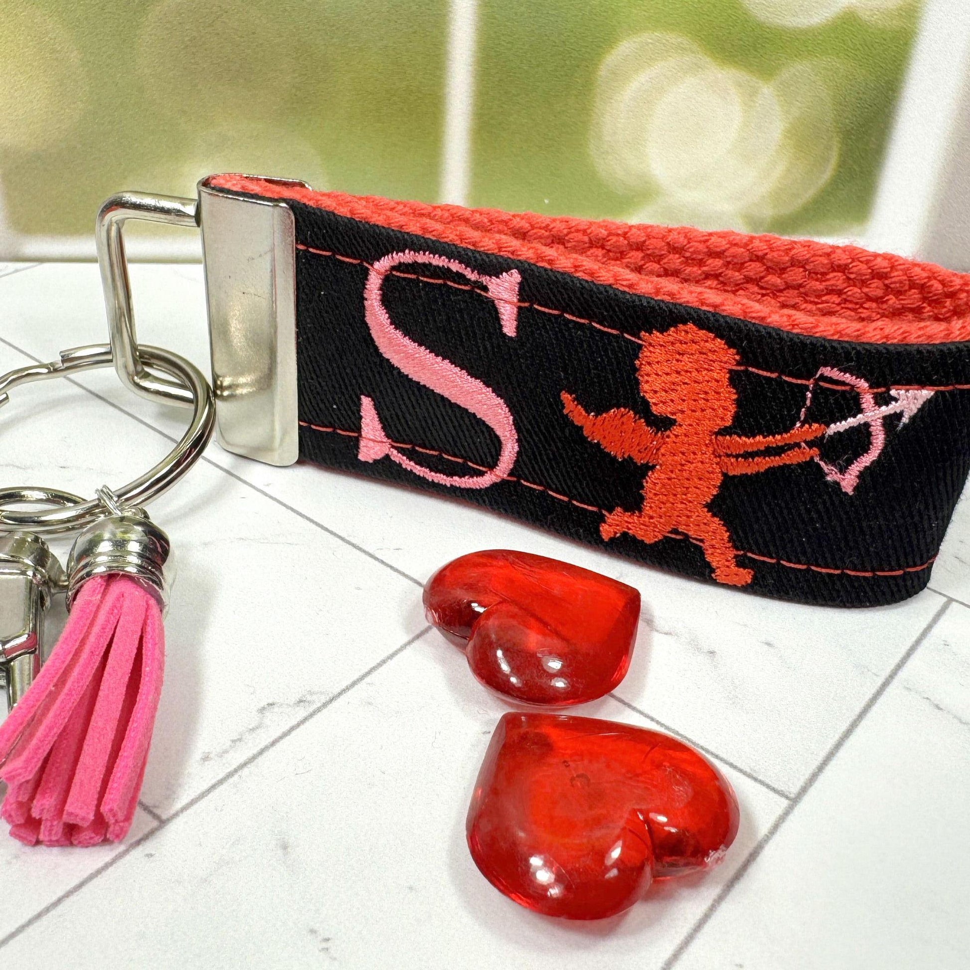 Cute Cupid Keychain, Embroidered keychain, Cupid's Arrow, Initial Keychain, Letter Keychain, Valentine's Day Gift, Personalized Gift for Her