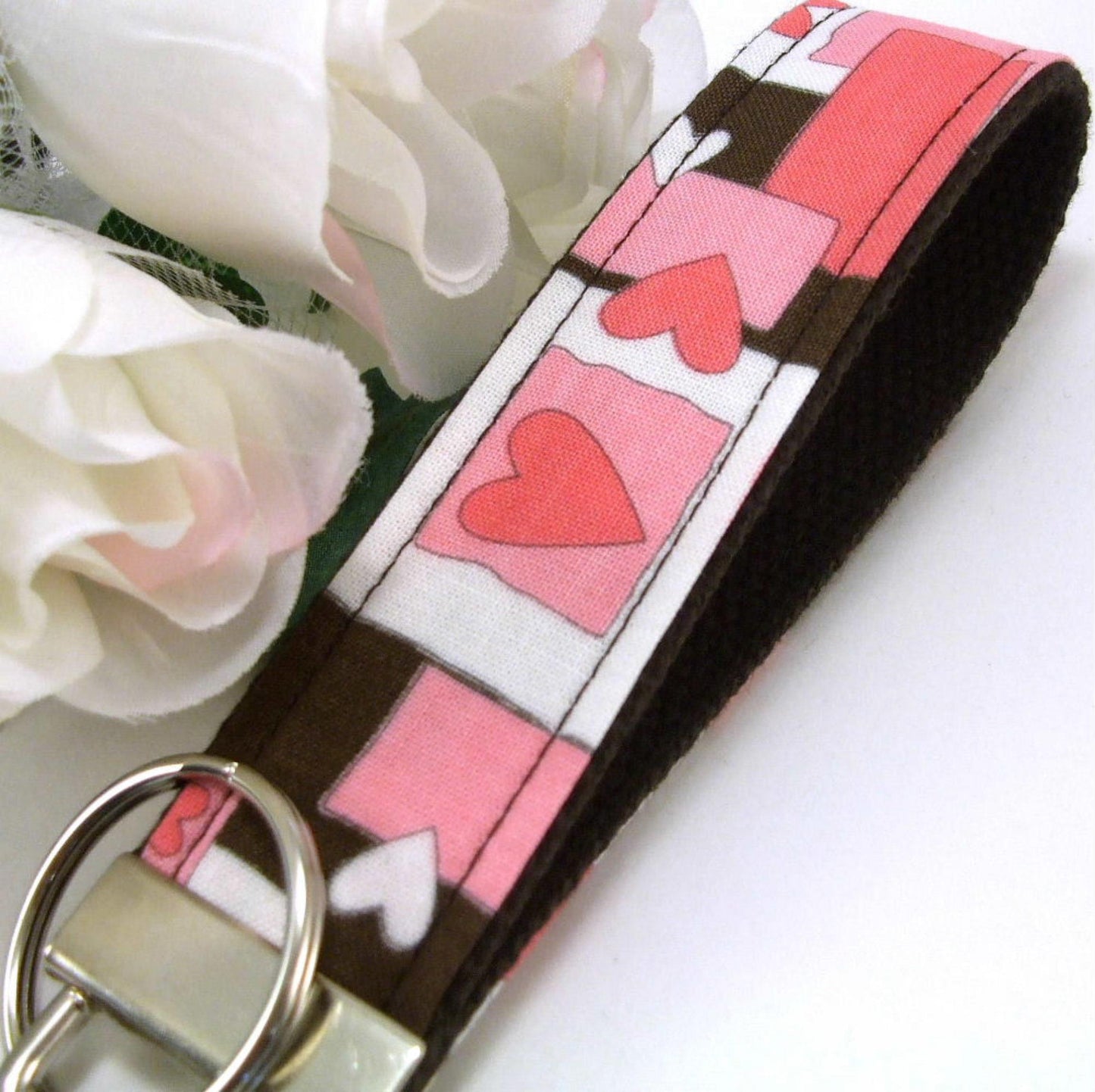 Pretty Pink Heart Keychain Gift for her, Wristlet Keychain, Key Fob Wristlet, Sister Gift, New Mom Gift, Teacher Appreciation gift