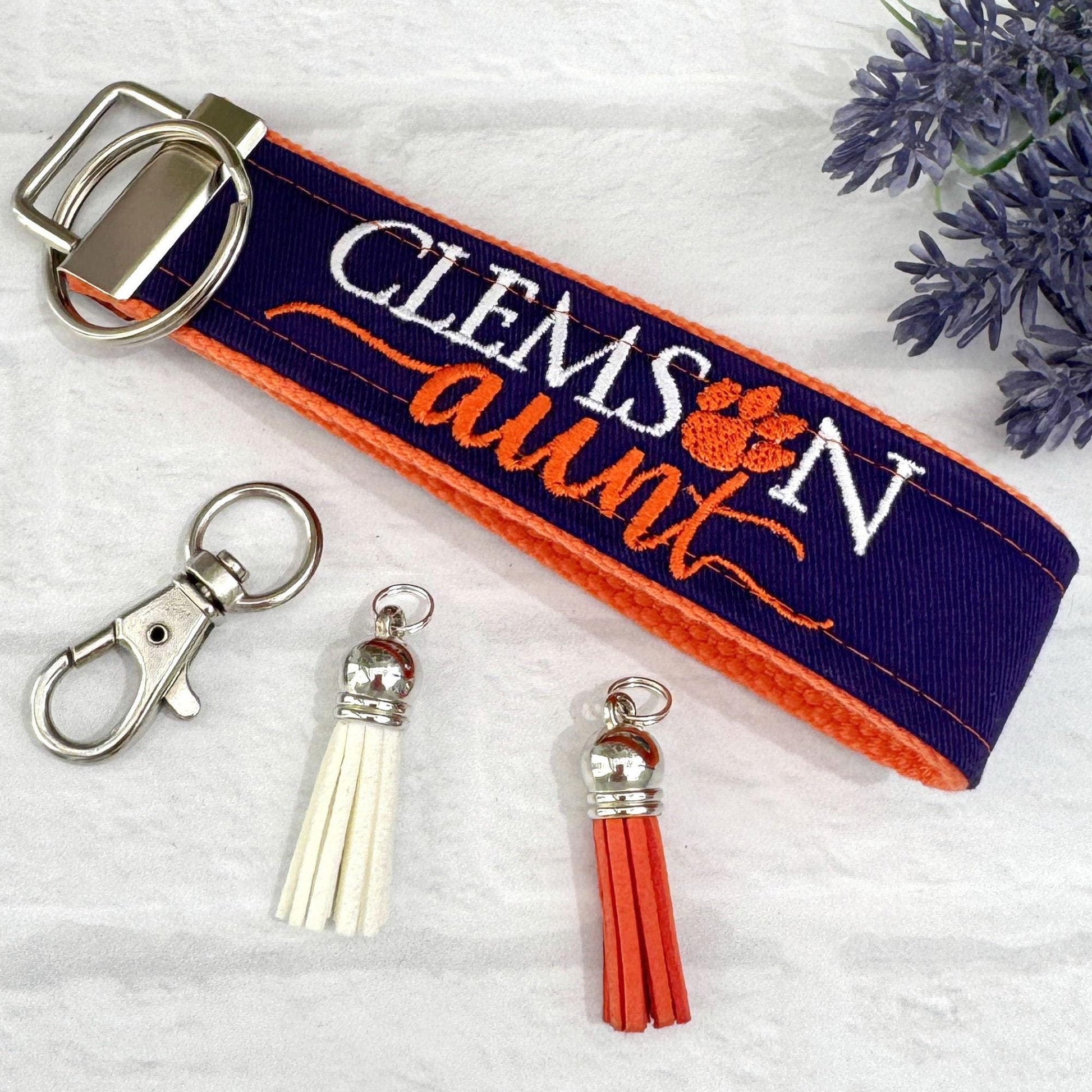 Clemson Aunt Keychain, Approved Crafter License Holder, Clemson Gifts, Clemson Fan, Clemson University, Clemson Graduate, Clemson Tigers