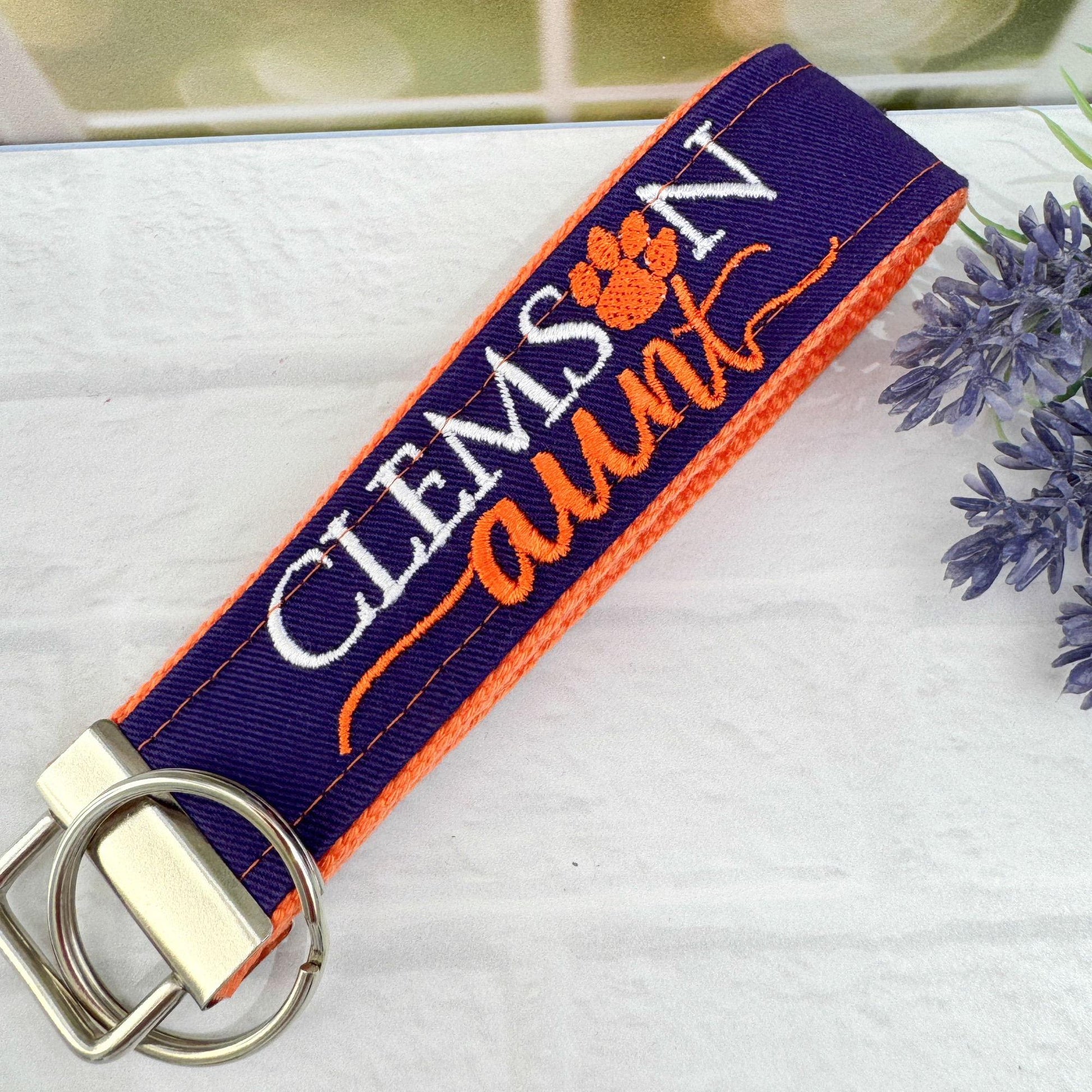 Clemson Aunt Keychain, Approved Crafter License Holder, Clemson Gifts, Clemson Fan, Clemson University, Clemson Graduate, Clemson Tigers