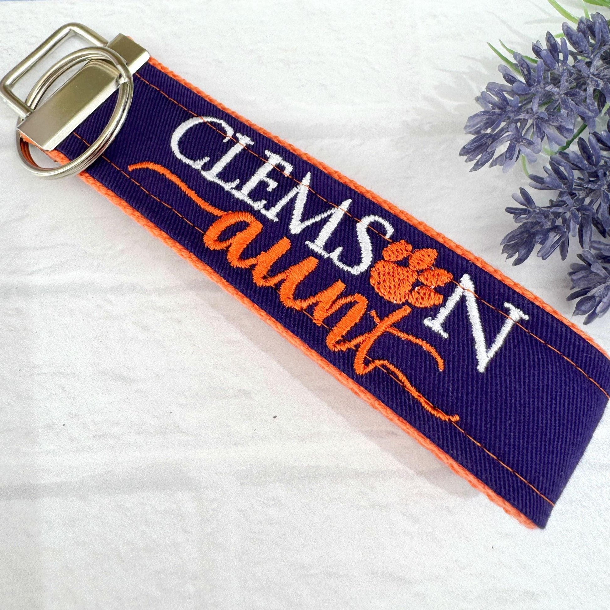 Clemson Aunt Keychain, Approved Crafter License Holder, Clemson Gifts, Clemson Fan, Clemson University, Clemson Graduate, Clemson Tigers