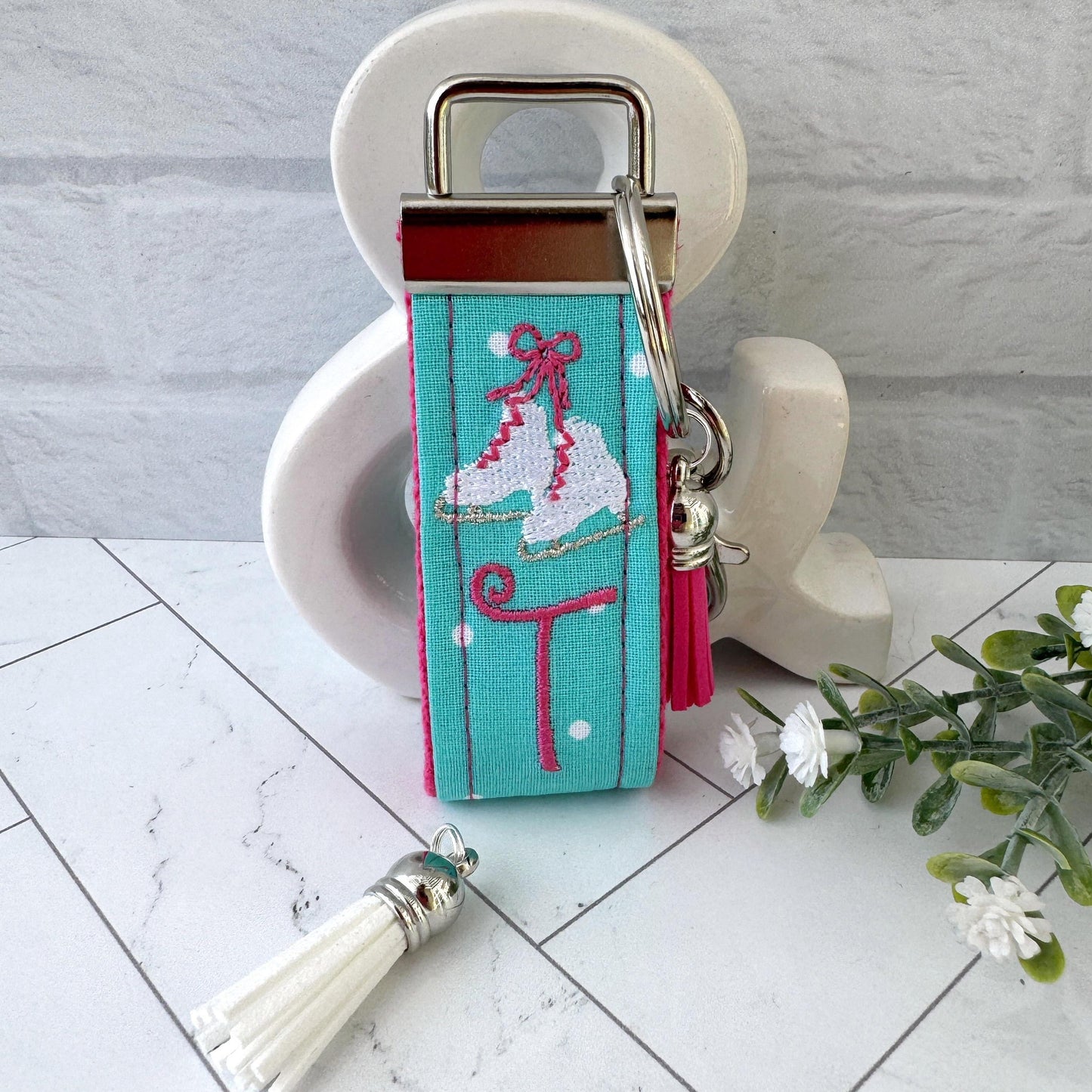 Ice Skate Keychain, Ice Skating Gifts, Ice Skater Gift, Personalized Gift, Personalized Keychain, Luggage Tag, Ice Skates, Ice Skaters