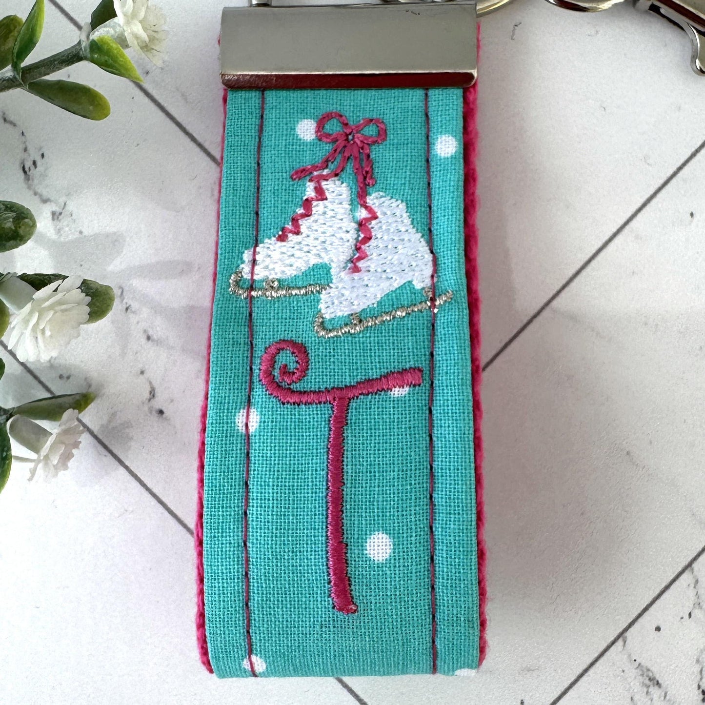 Ice Skate Keychain, Ice Skating Gifts, Ice Skater Gift, Personalized Gift, Personalized Keychain, Luggage Tag, Ice Skates, Ice Skaters