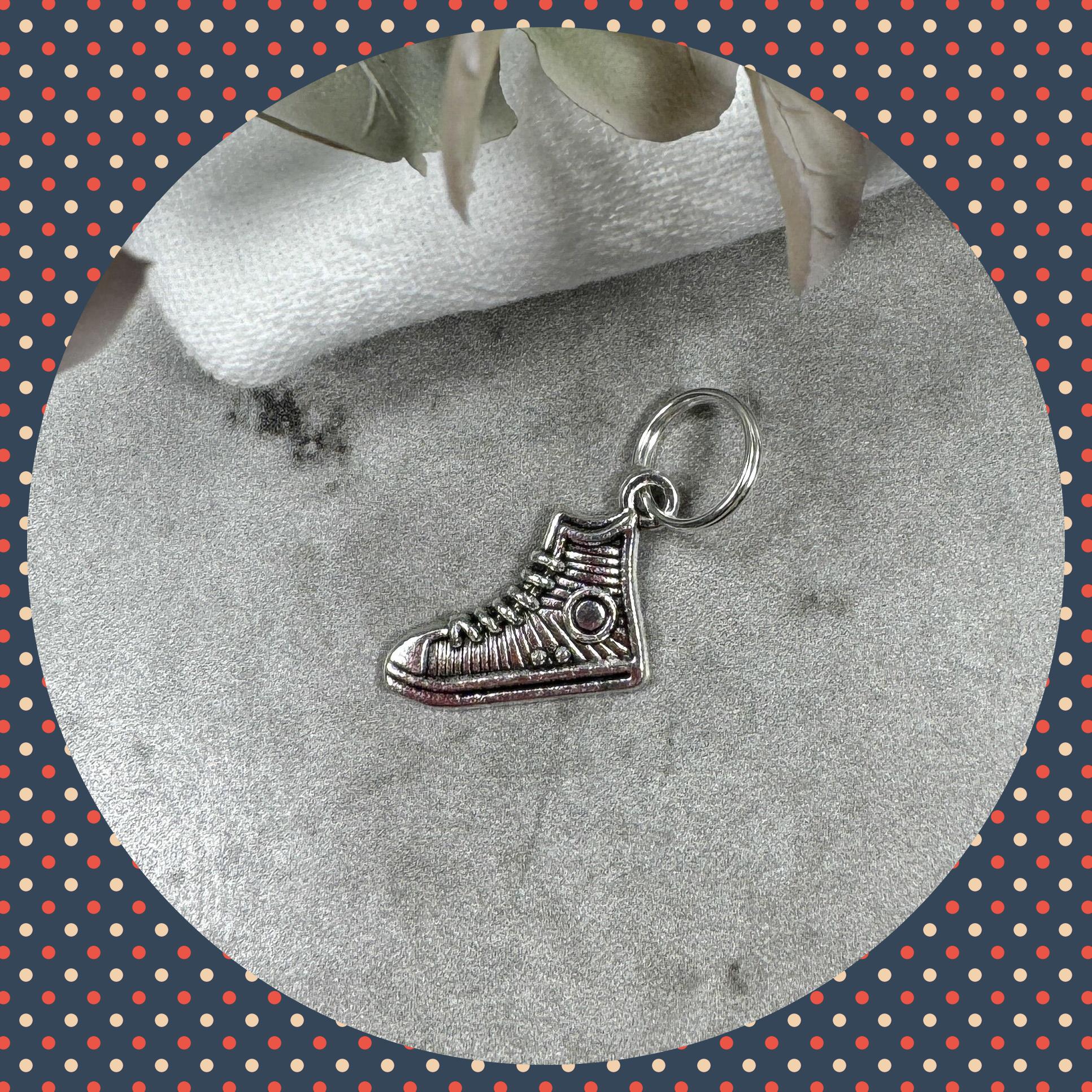 Volleyball Keychain, Volleyball Ribbon, Volleyball Player gift, Volleyball Coach Gift, Volleyball Mom, Volleyball Female, Volleyball Ribbon