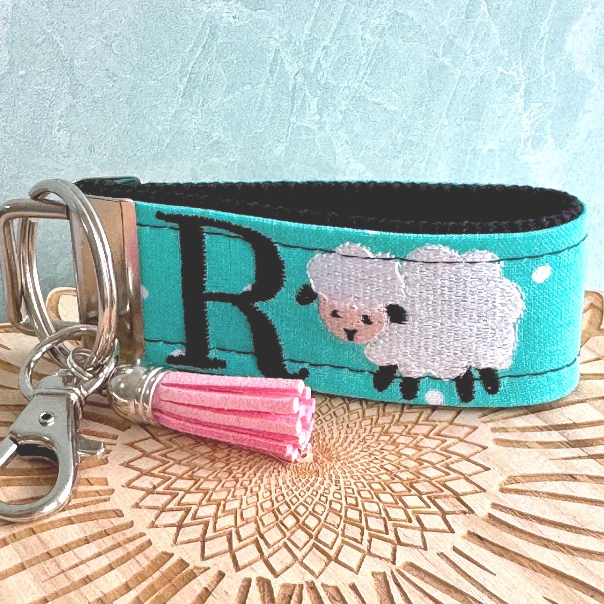 Handmade Sheep Keychain, Sheep Gifts, Baby Sheep, Backpack Keychains, Personalized Keychain, Luggage Tag, Sheep Baby Shower, Sheep Party