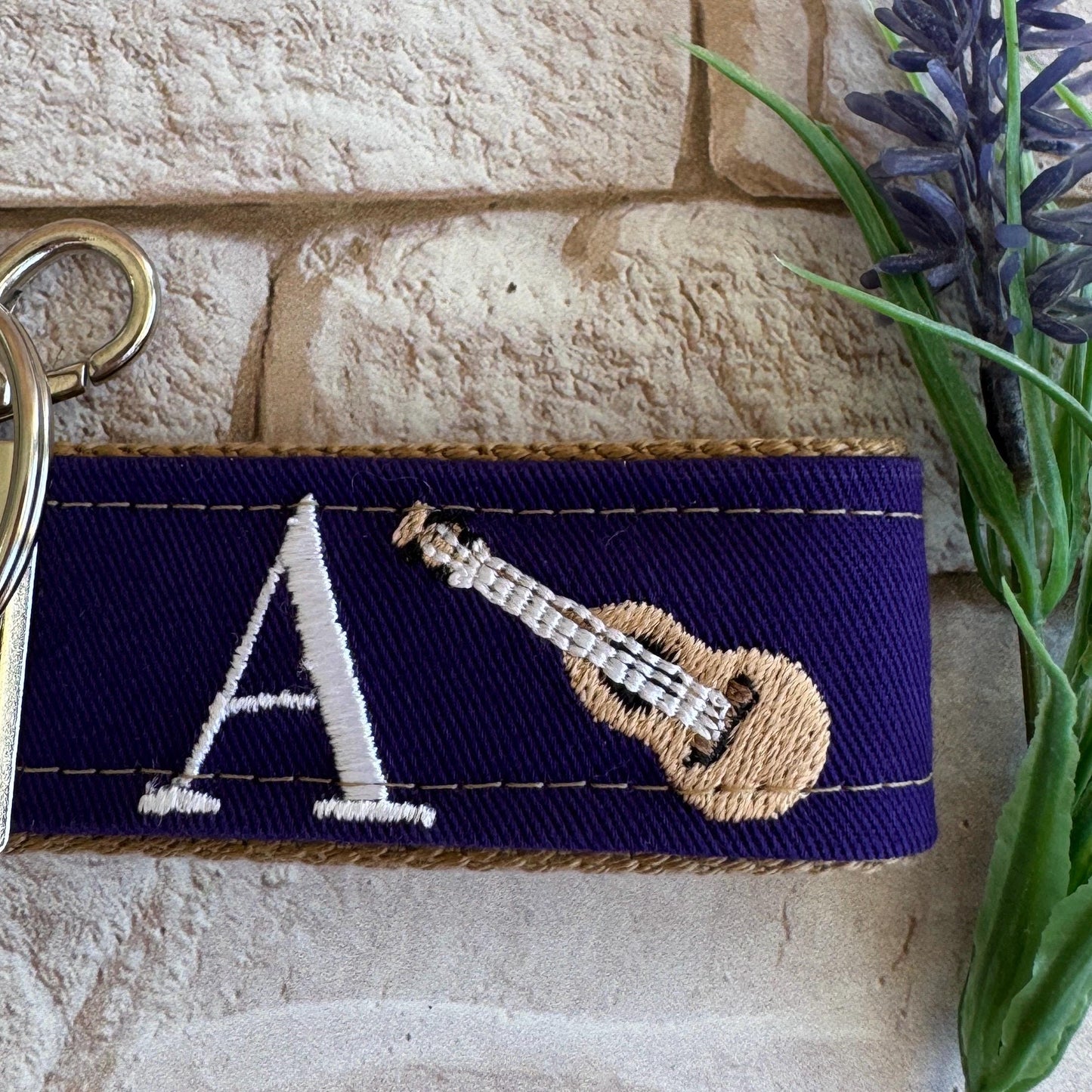 Handmade Guitar Keychain, Guitar Gift, Guitar Teacher Gift, Music Teacher Gift, Guitar Player Gifts, Guitar player keychain, guitar student