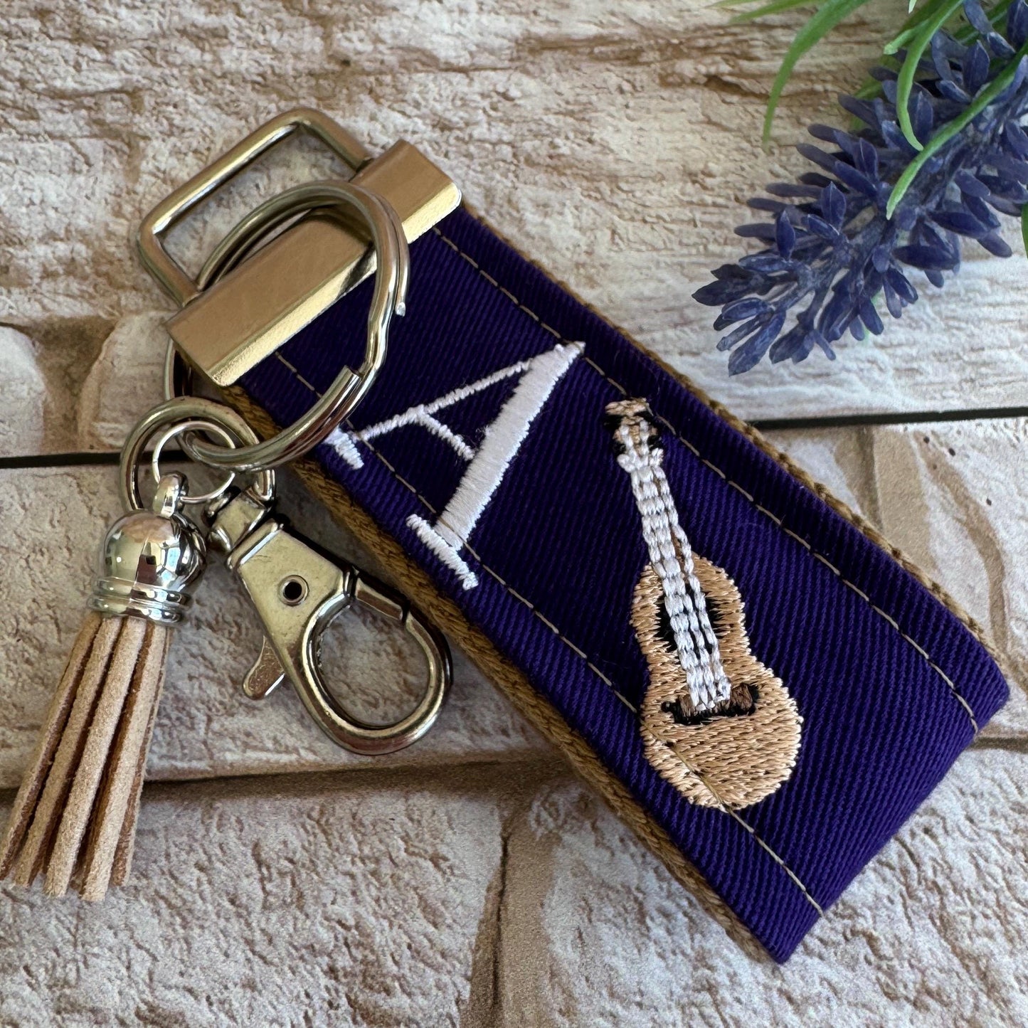 Handmade Guitar Keychain, Guitar Gift, Guitar Teacher Gift, Music Teacher Gift, Guitar Player Gifts, Guitar player keychain, guitar student