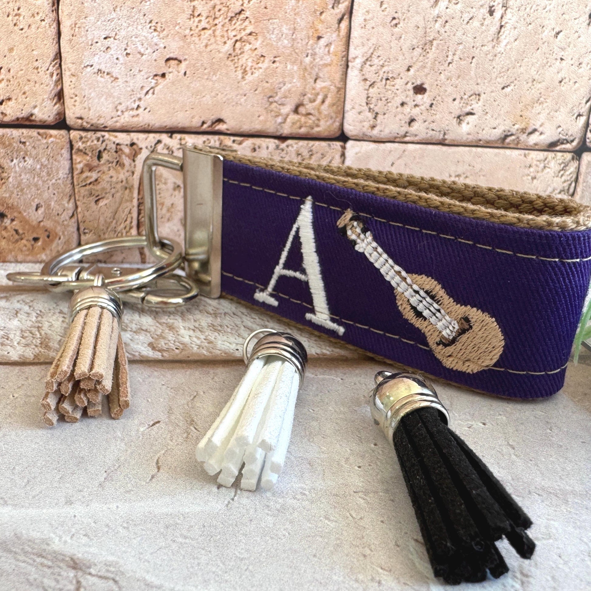 Handmade Guitar Keychain, Guitar Gift, Guitar Teacher Gift, Music Teacher Gift, Guitar Player Gifts, Guitar player keychain, guitar student