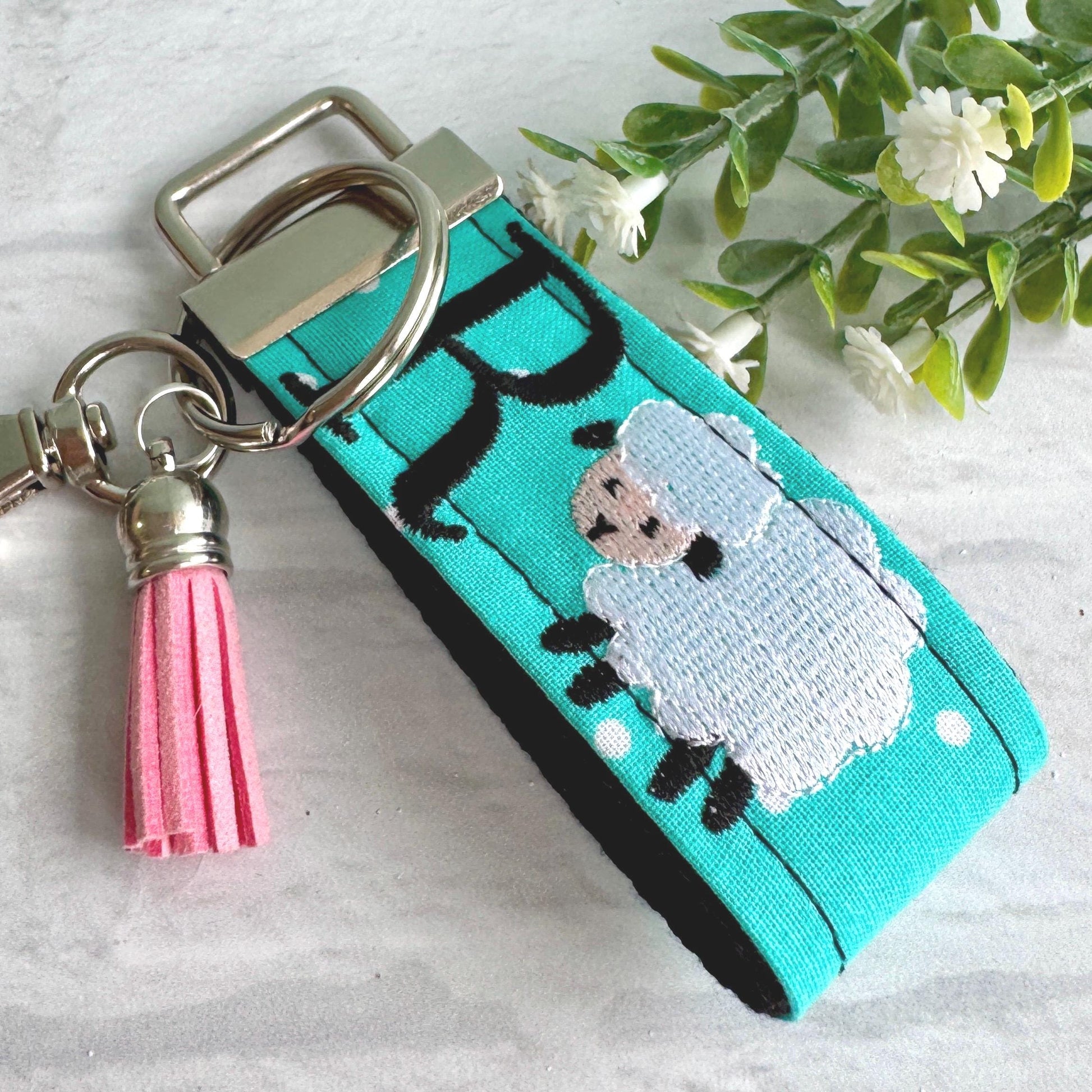 Handmade Sheep Keychain, Sheep Gifts, Baby Sheep, Backpack Keychains, Personalized Keychain, Luggage Tag, Sheep Baby Shower, Sheep Party