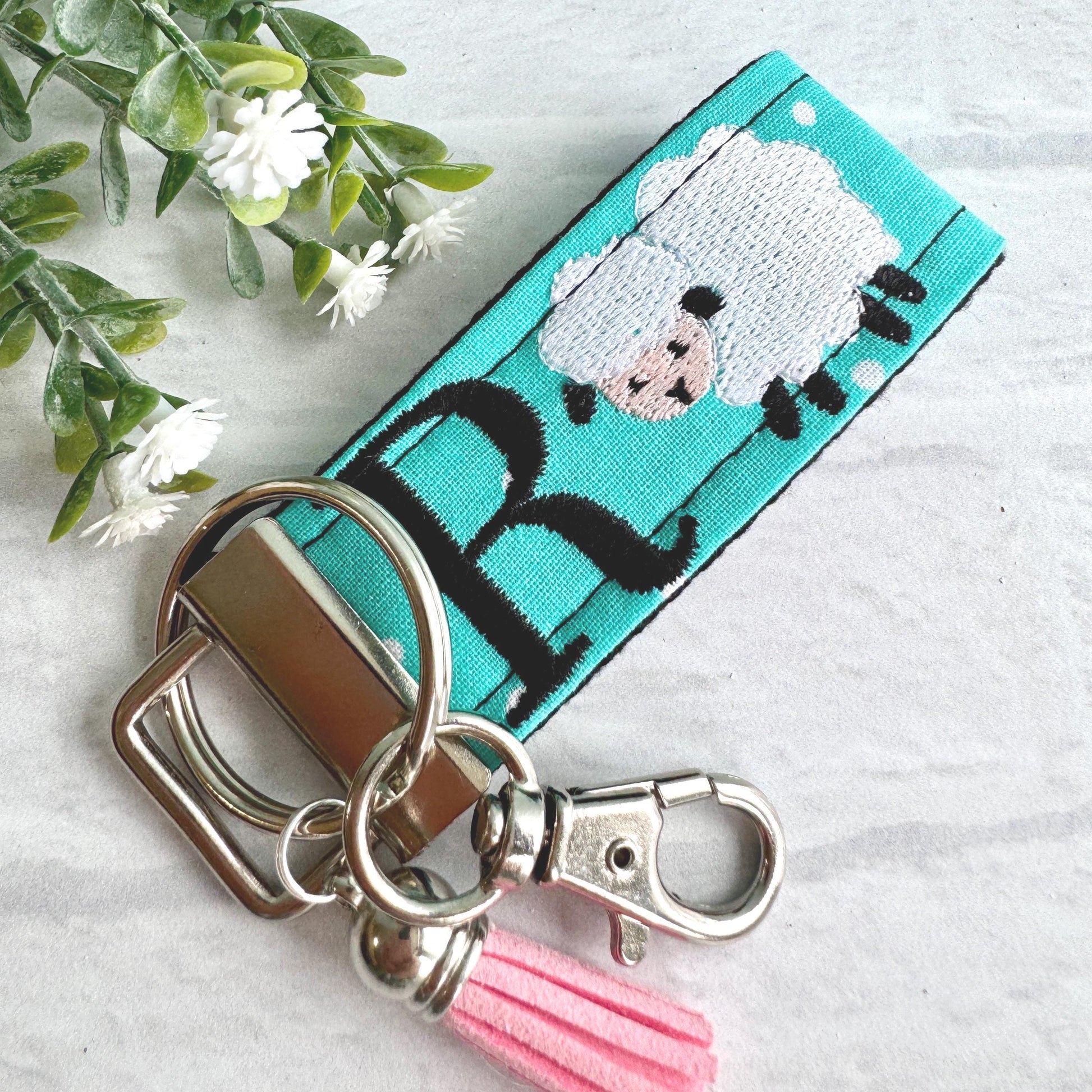 Handmade Sheep Keychain, Sheep Gifts, Baby Sheep, Backpack Keychains, Personalized Keychain, Luggage Tag, Sheep Baby Shower, Sheep Party