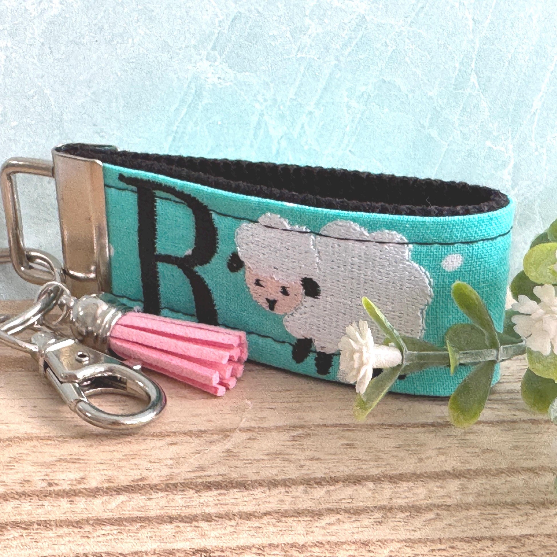 Handmade Sheep Keychain, Sheep Gifts, Baby Sheep, Backpack Keychains, Personalized Keychain, Luggage Tag, Sheep Baby Shower, Sheep Party